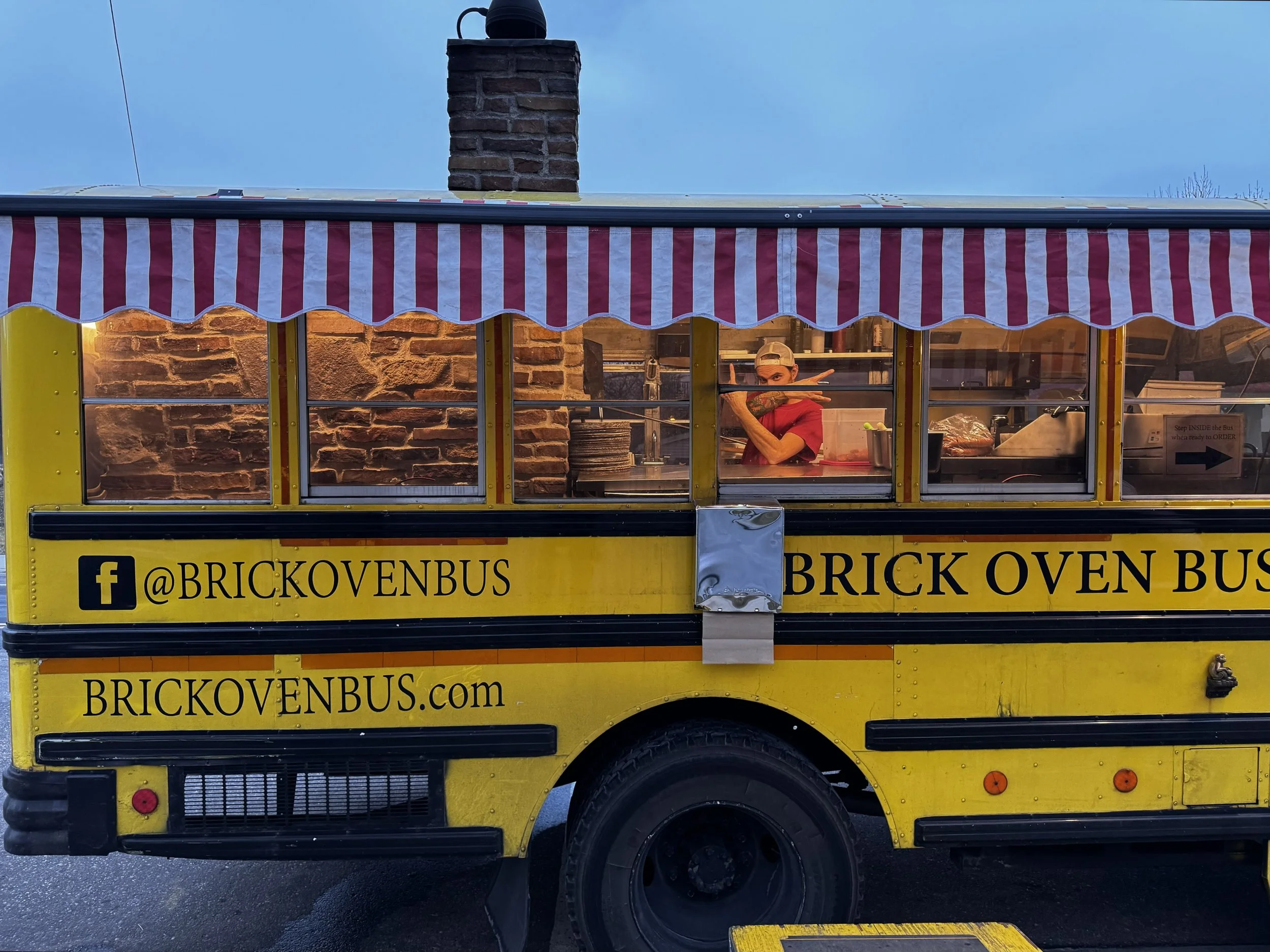 Food Truck: Brick Oven Bus