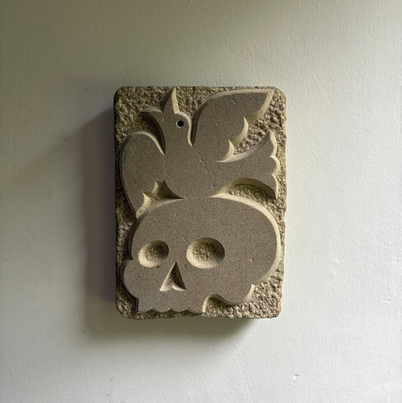 Memorial-Workshop-With-Nature-Stonecarving-Folk-Art-Skull-WEB.jpg