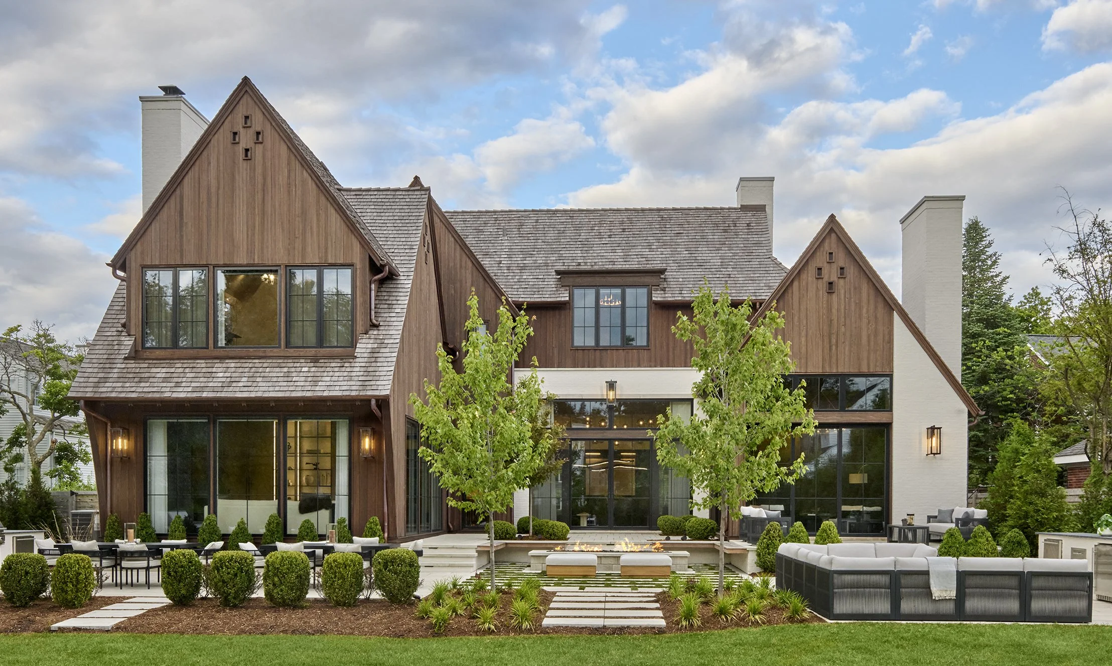 ModernBrown_ClearThermalPine_8_SachinGreenside2.jpg