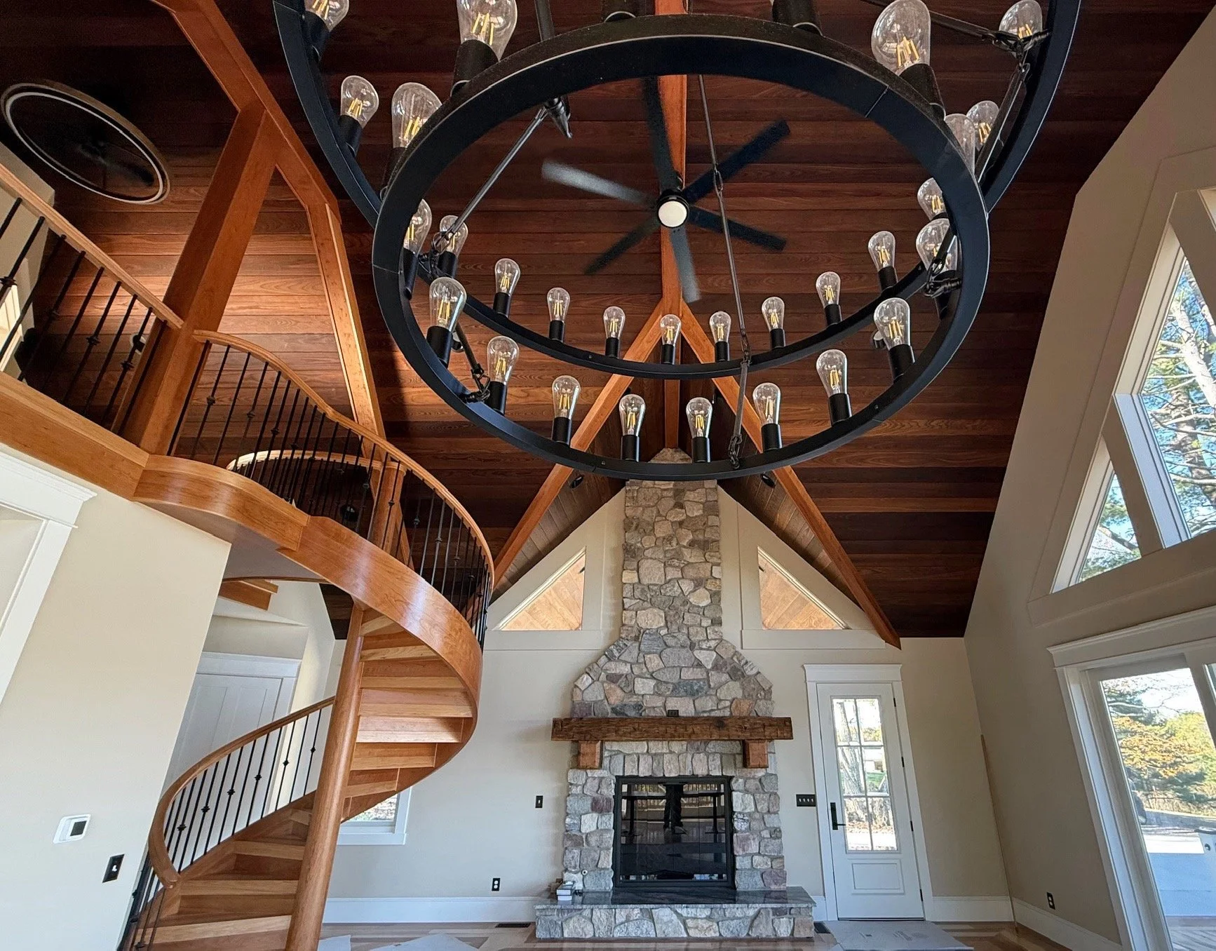 Thermally Modified Ash ceiling

#cladding #thermowood #thermallymodifiedwood #modernconstruction #tongueandgroove #woodceiling #woodproduct #greatlakeswood