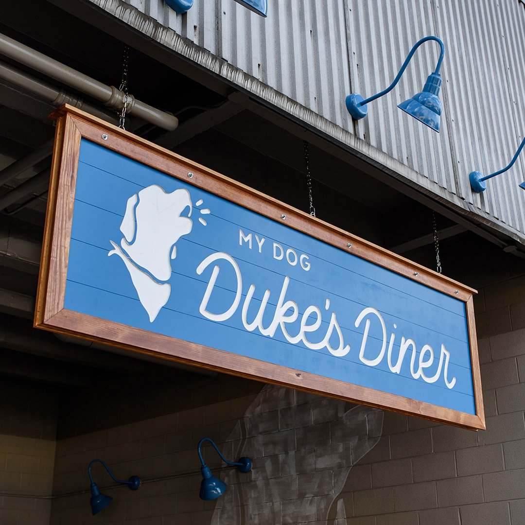 dukes-b.jpg