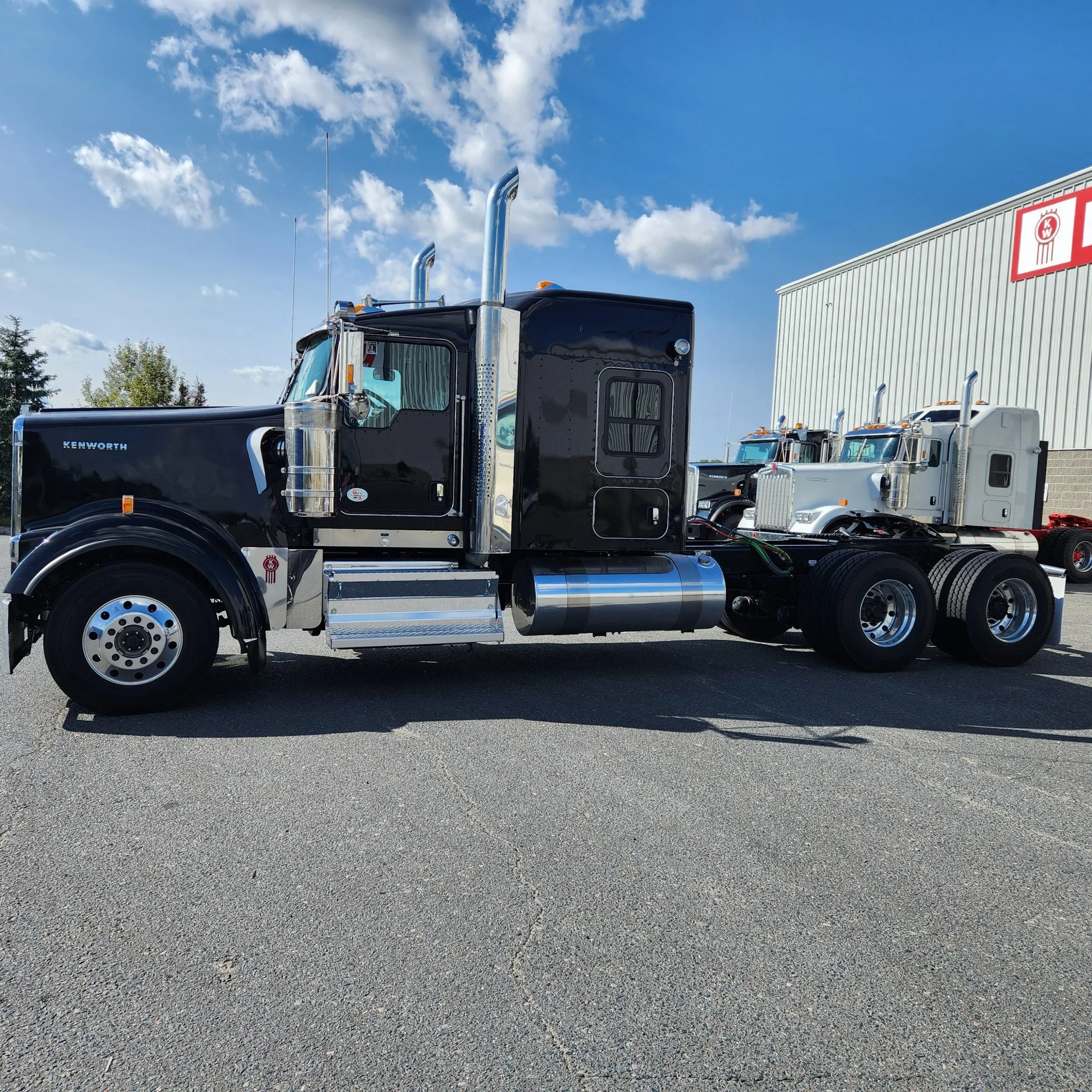 Tractor - 2024 Kenworth .jpeg