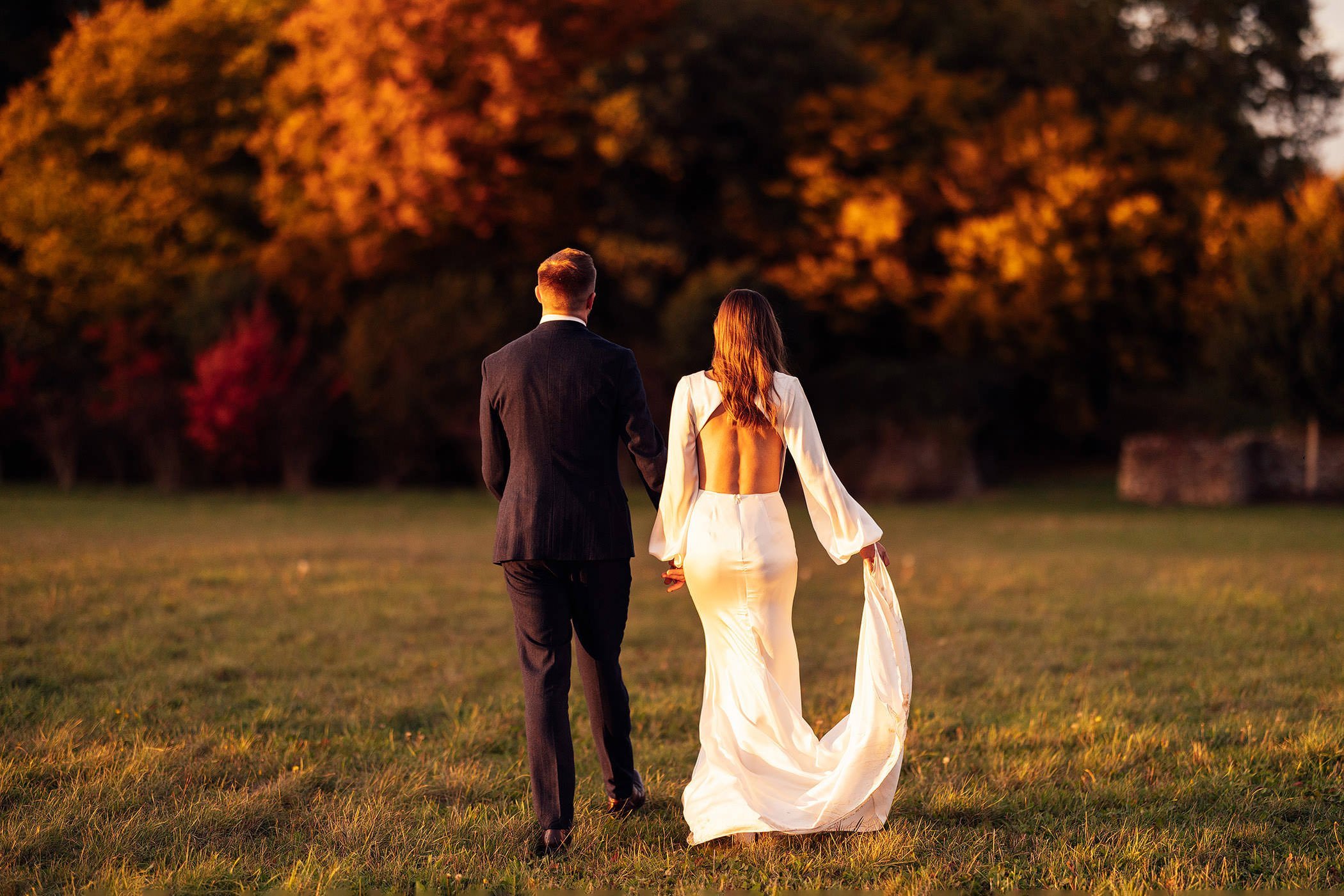 relaxed couple photo during autumn wedding at Cripps barn