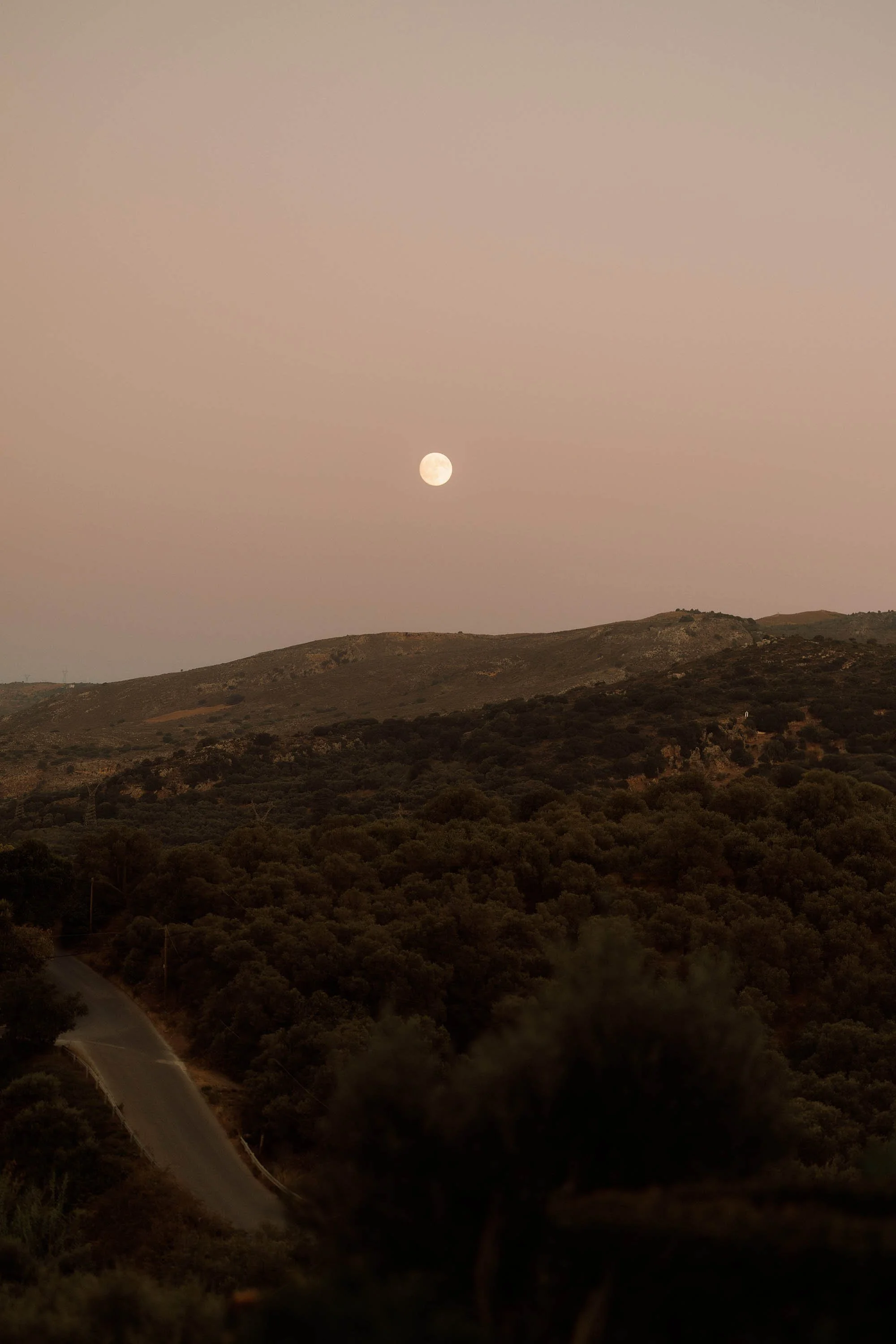visible full moon in chania greece