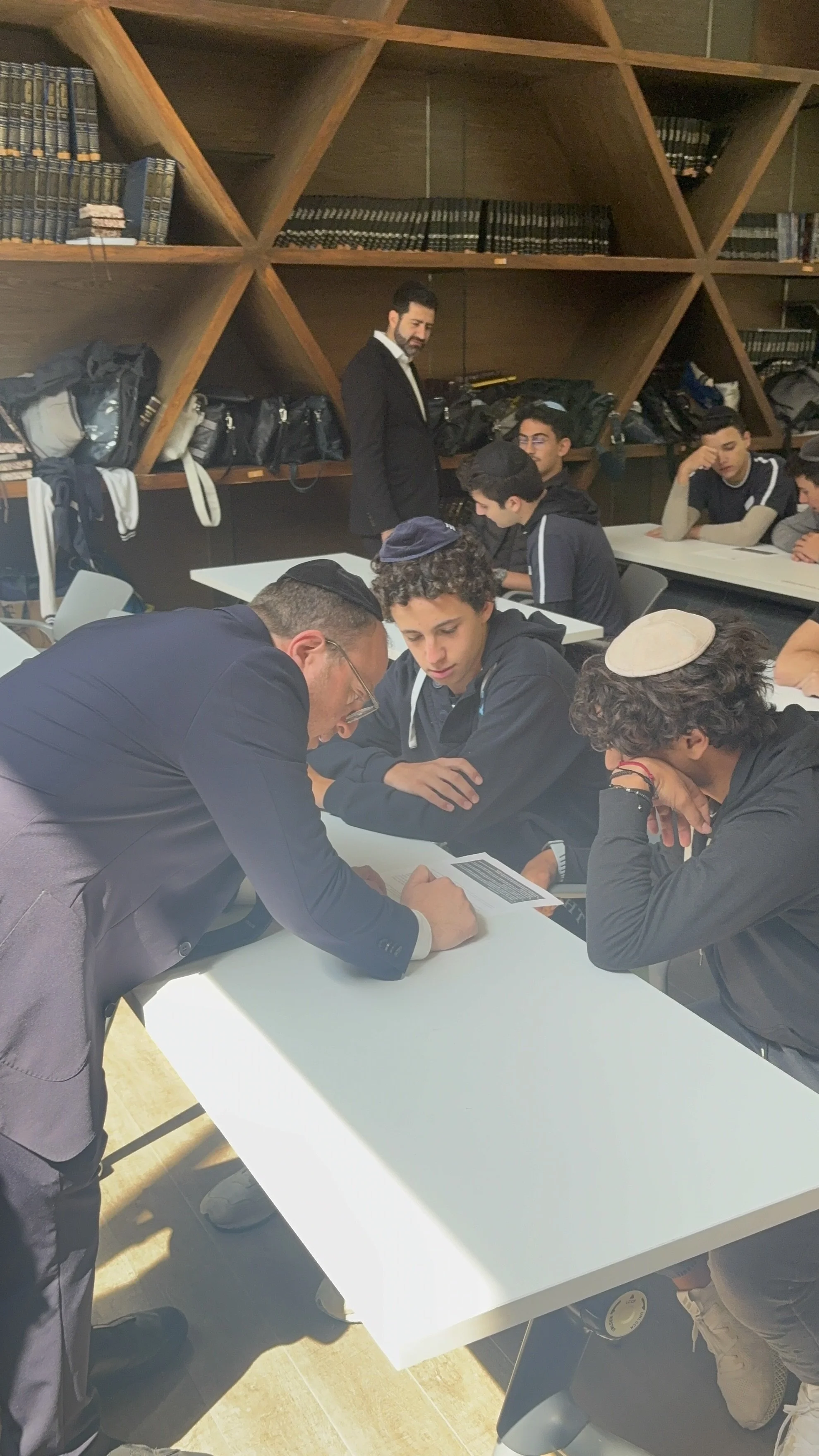 Bet Midrash 2026, “El pueblo judío frente a otras naciones”