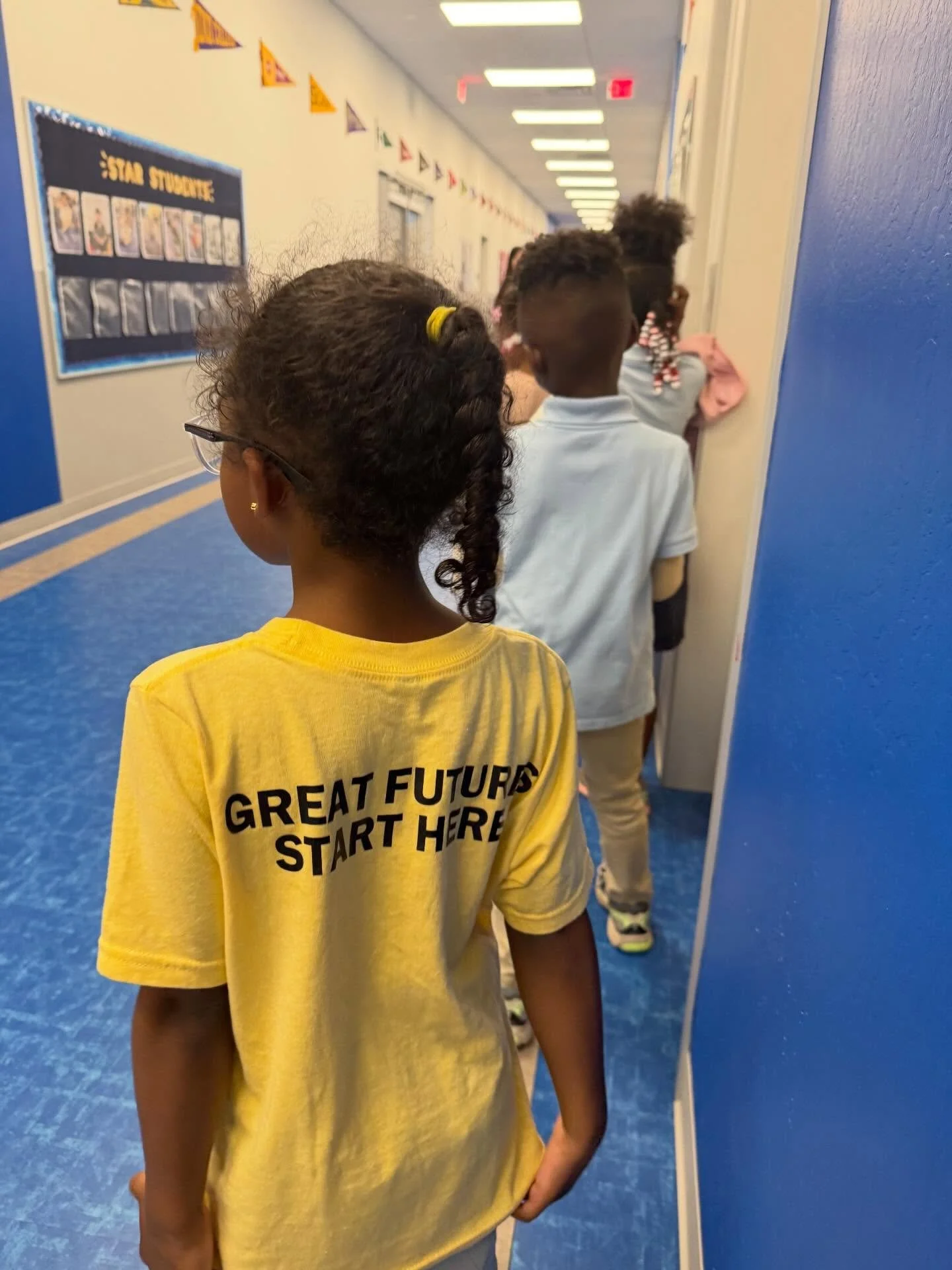 Great futures start at Vista! ✨

&iexcl;Futuros profundos empiezan en Vista! ✨