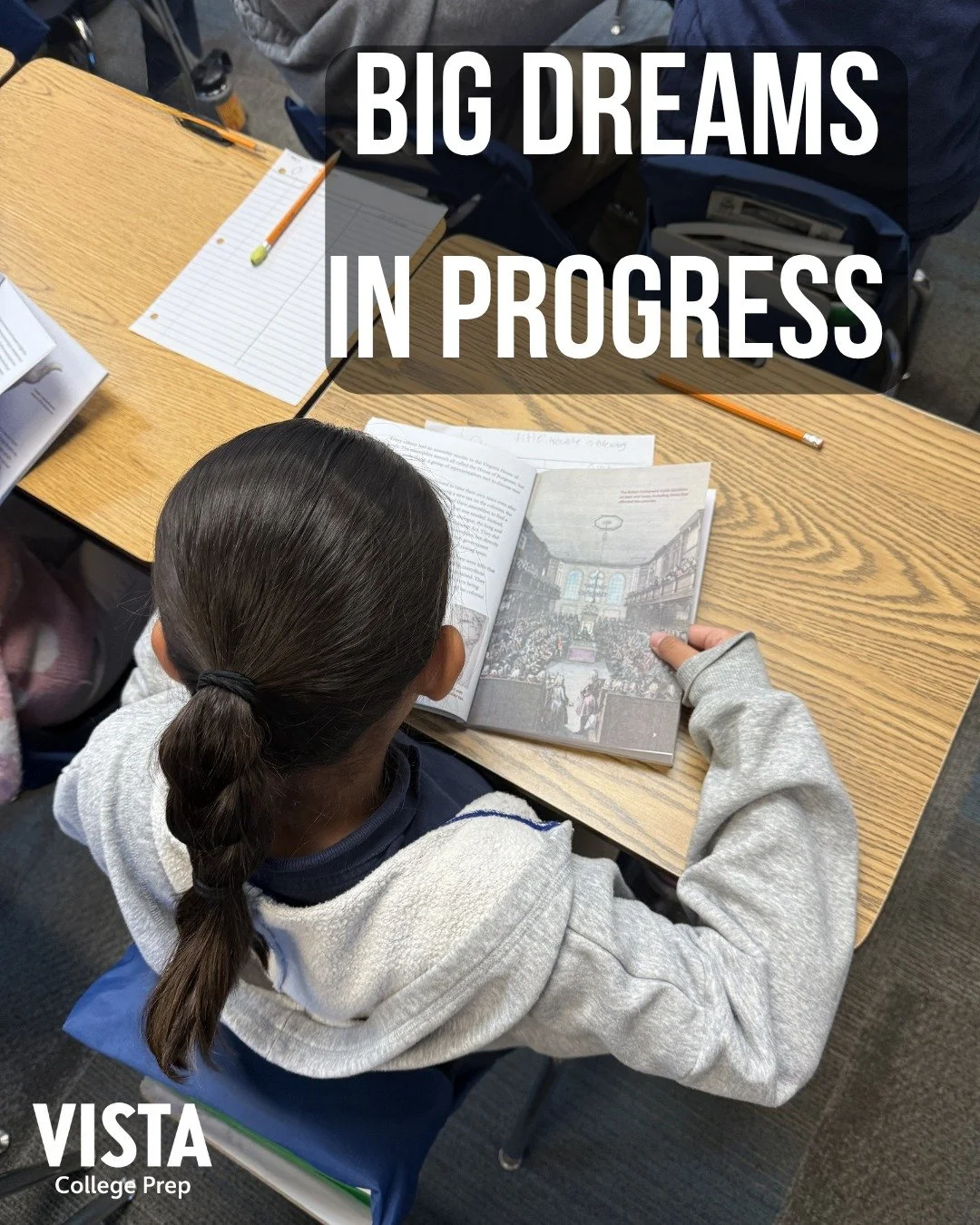 📚✨ Big dreams start with small moments like this.
At Vista, every page turned is a step toward something bigger. 💛

--------------------------------------

📚✨ Los grandes sue&ntilde;os comienzan con peque&ntilde;os momentos como este.
En Vista, ca