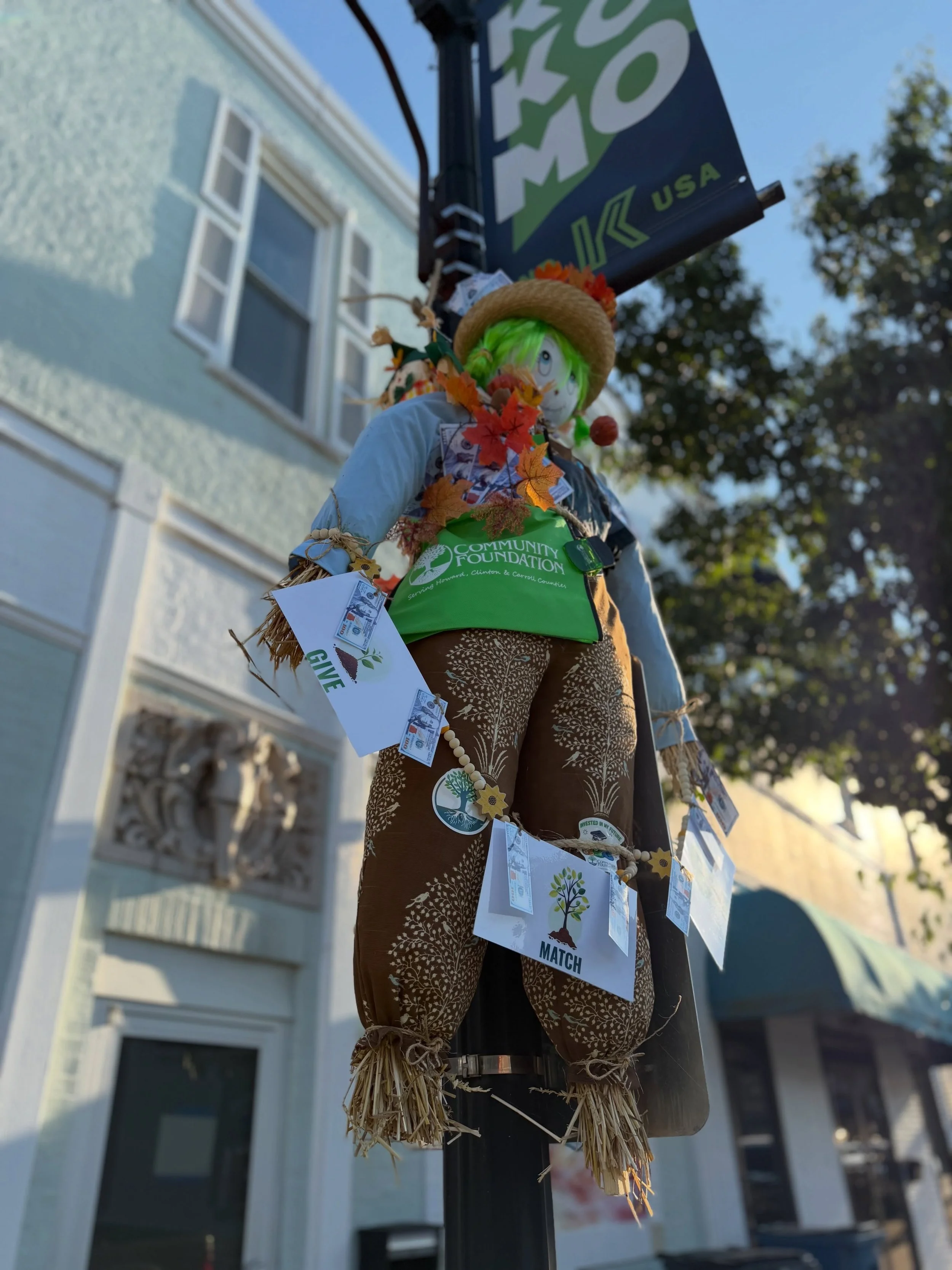 Meet Dolly! 🎃🍁🍂

The Community Foundation is joining in the fall fun with the @kokomoartassociation &lsquo;s inaugural Community Scarecrow Showcase, and we&rsquo;d like to introduce you to our scarecrow, Dolly!

You can find Dolly downtown alongsi