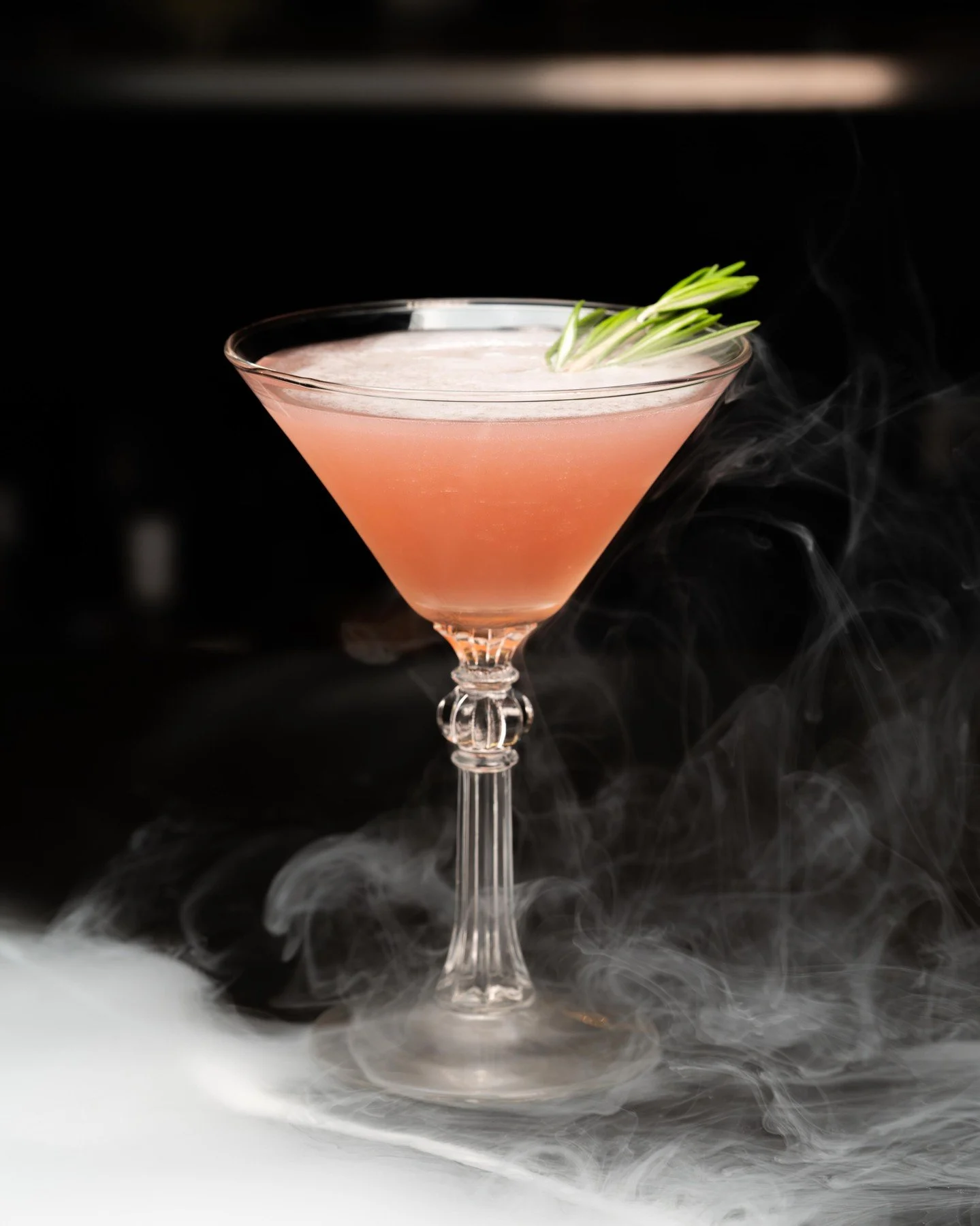 🍊 The Affair 🍊
A little bold. A little unexpected.
Vodka, orange liqueur, cranberry reduction, rosemary, and lime&mdash;this one knows how to keep a secret.
📍 On the menu now
👉 Make a reservation and meet your new favorite cocktail

#HarrysAtHofh