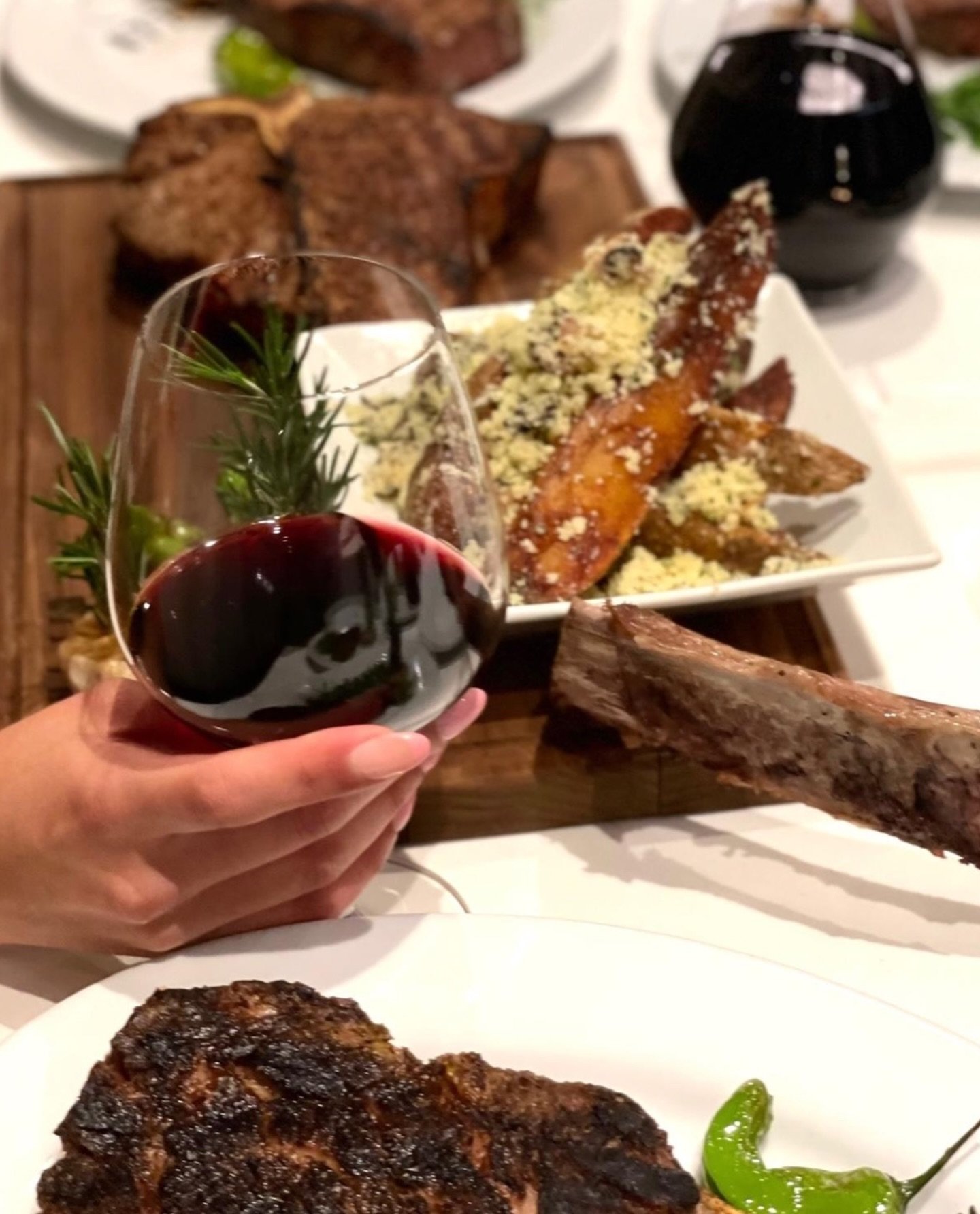 Alexa, play &lsquo;I Want It All&rsquo; by Queen 🥩
 
#677prime #677 #677primealbanyny #steakhouse #albanyny #steak #upstateny #518foodie #foodie #fanfavorite #diningexperience #wine #itshereinrensselaer