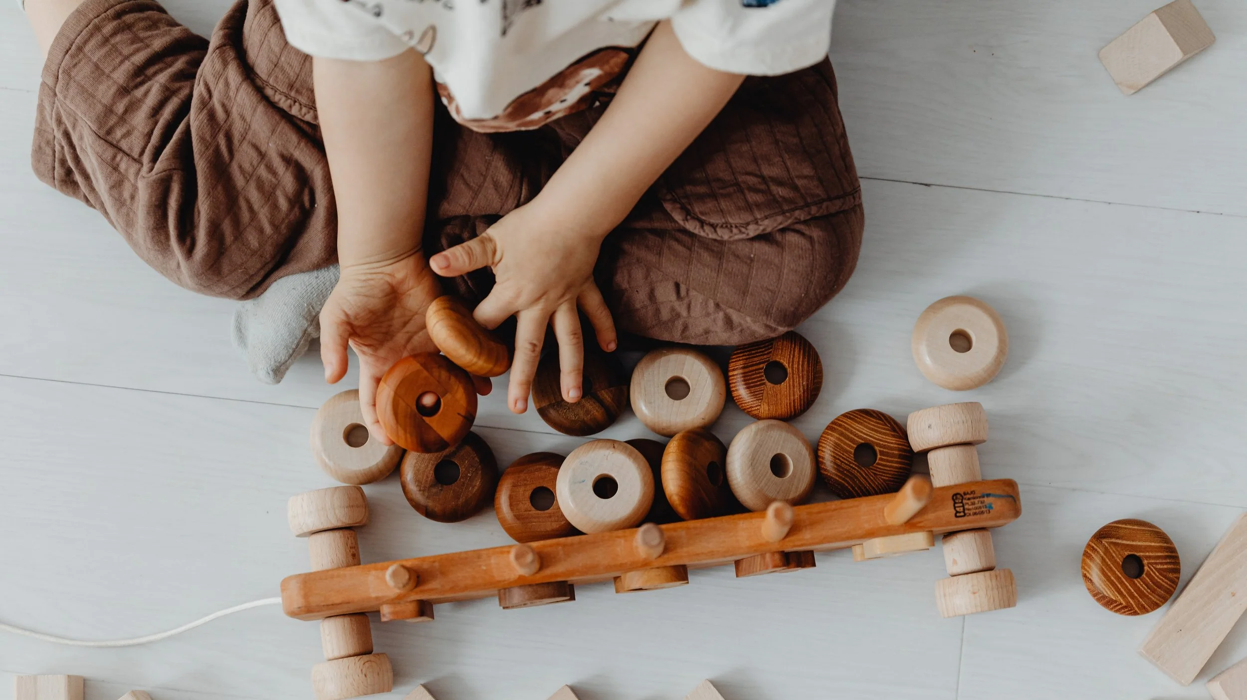 unplugged parenting, analog parenting, screen free homes