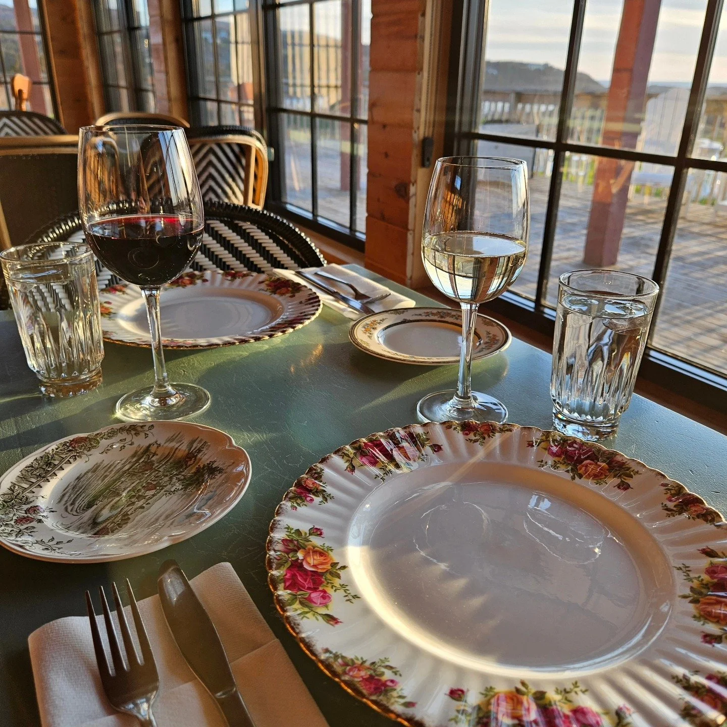 The table is set, and we're saving you a seat. 

Our summer menu starts Friday May 16th. 
Oysters are back, as are a whooooole bunch of goodies the kitchen has planned. Watch this space for a few sneak peeks. 👀😍😋

supper 5pm - 10pm
bar 'til midnig