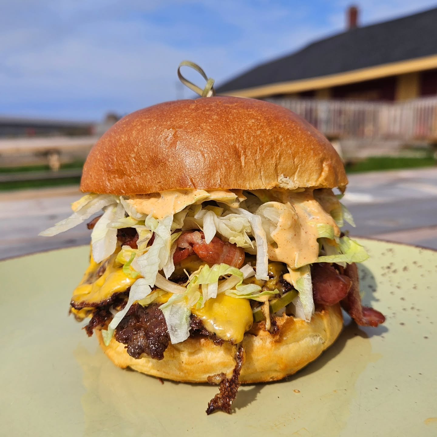 Helloooooo gorgeous. 😍 

The Annex is back! And so is The Smash Burger.

Tuesday - Saturday 
5pm -10pm
Eat in or Takeout

Bar until 11pm

902-258-3173 

See you soon, lovelies!