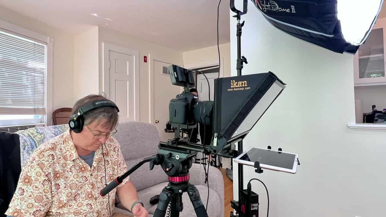 Using a Video Teleprompter to Deliver Your Message