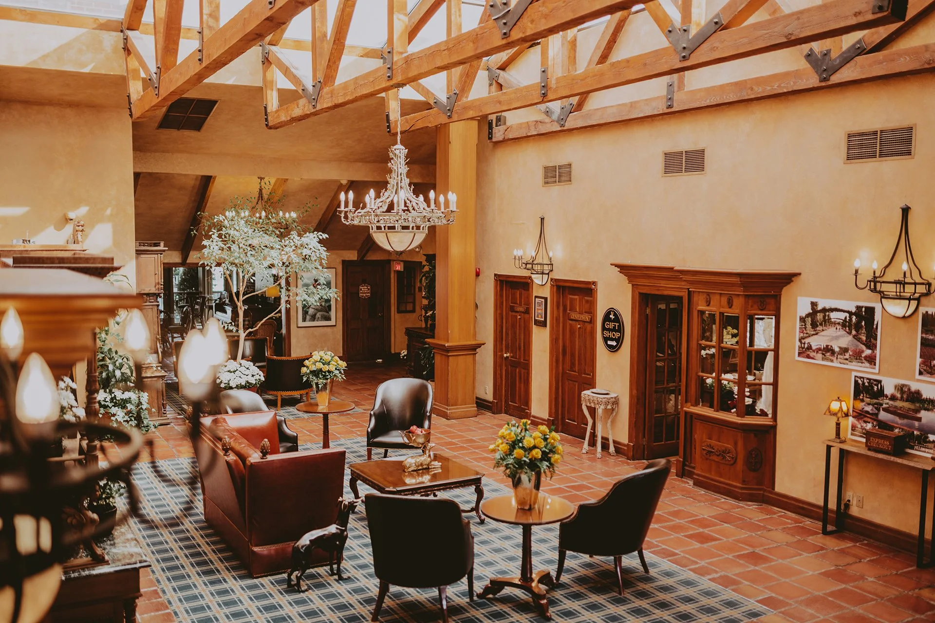 Lobby 5.jpg