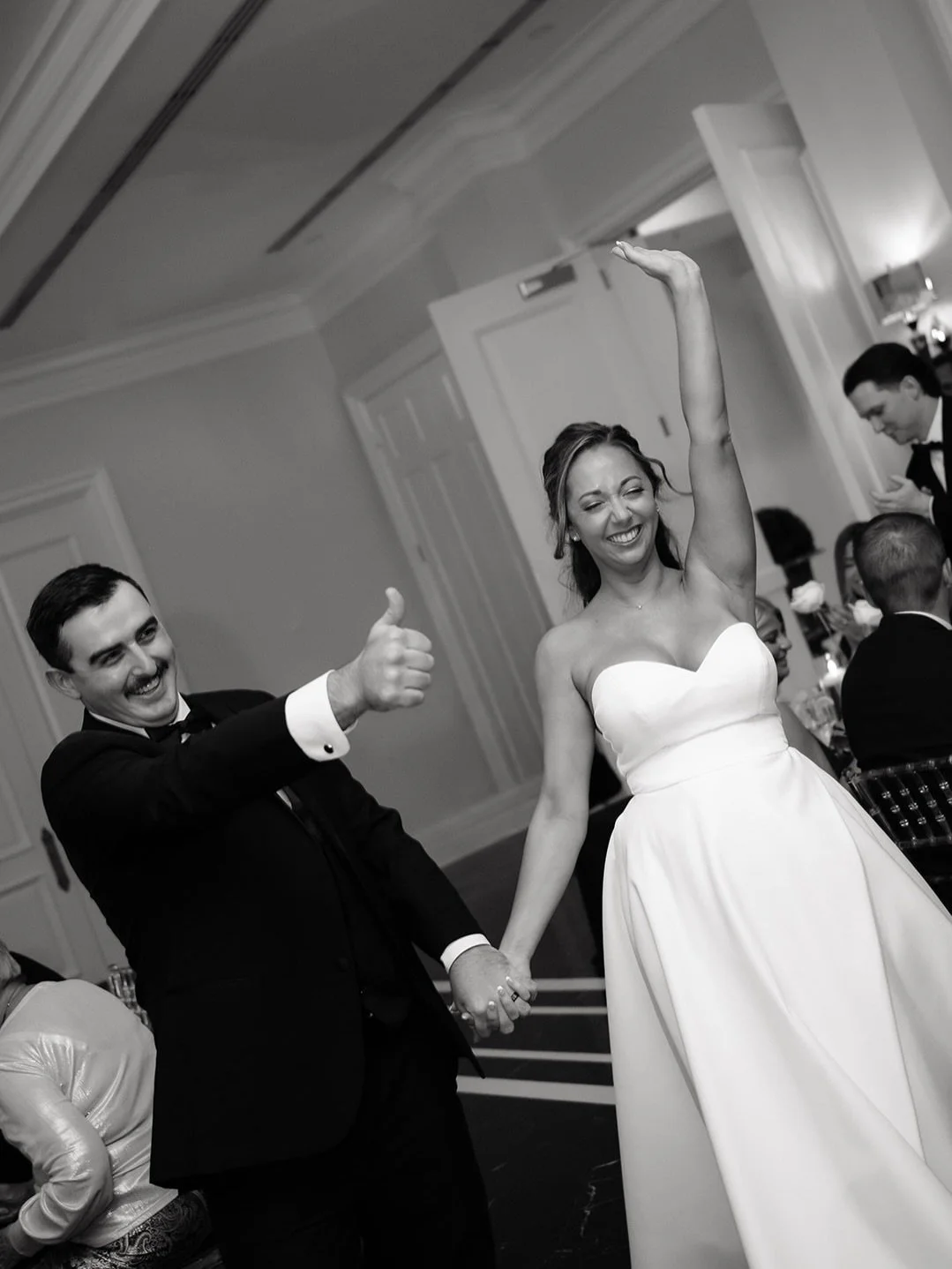 How excited I&rsquo;m feeling to show everyone my rebrand tomorrow!! 🫶🏼

#flweddingphotographer #photographyrebrand #travelweddingphotographer #editoralweddingphotographer