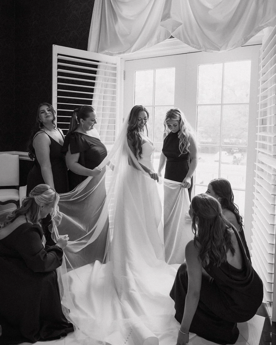 Your girls on your wedding day!

The ones who fix your veil, hype you up when you&rsquo;re nervous, cry during the vows, and somehow keep the whole morning running. Your built-in support system. I love girlhood 🤍

Venue: @goldenocala
Videography: @m