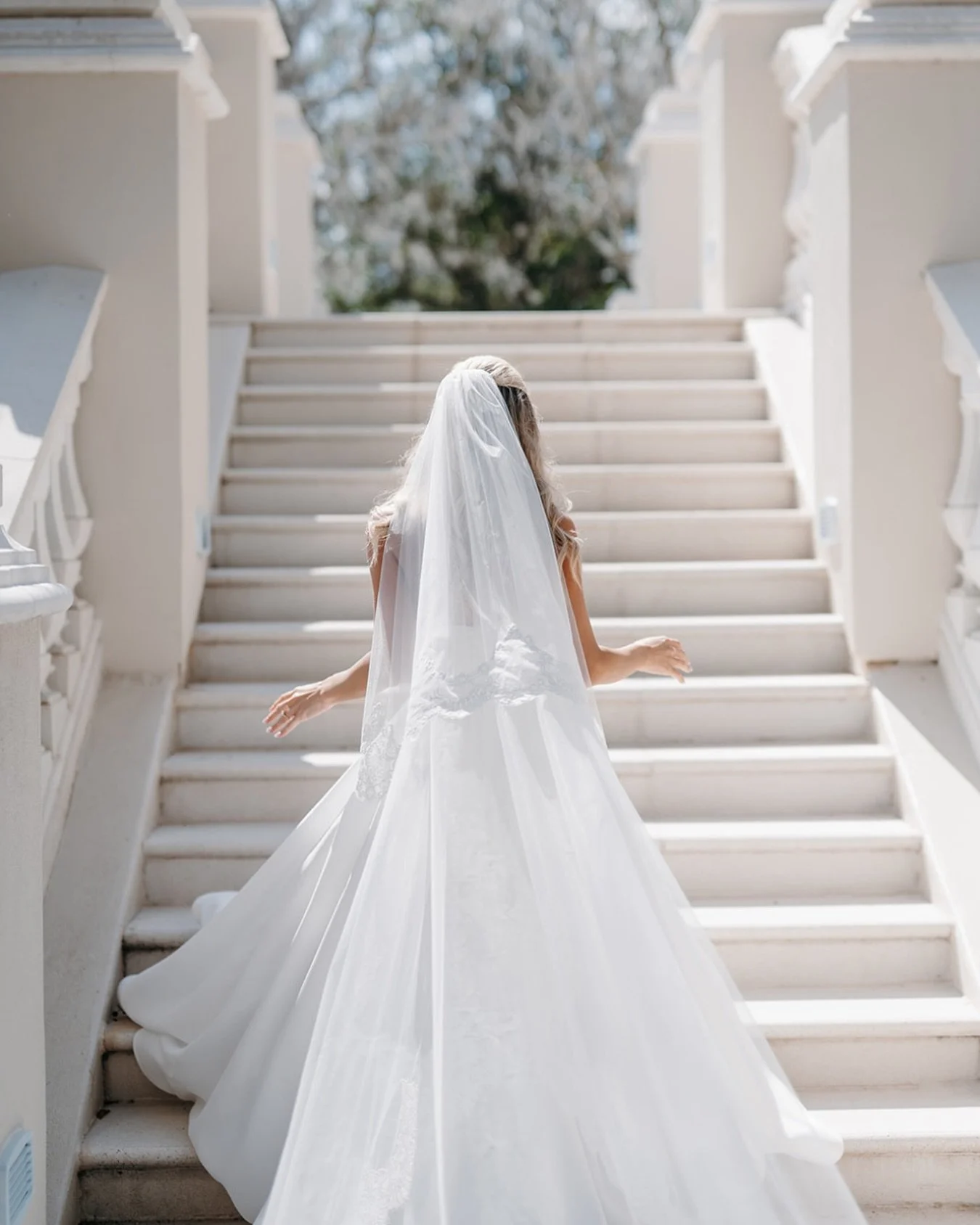 Walking into forever. Love the stunning staircase at @goldenocala 

#ocalaweddingvenue #ocalaweddingphotographer #ocalawedding #2026bride #2027brides