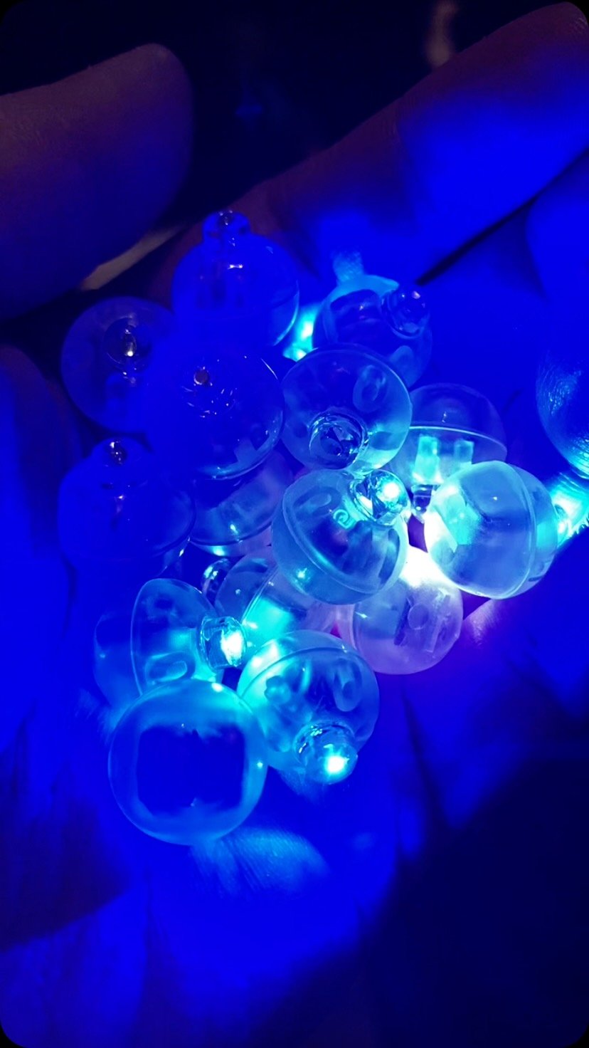 ✨Blooooooberries!!!✨
Sneak peek! What do you suppose is cookin’ in the studio now?? ✨👀✨
#petalumadowntown #petalumalocal #artinstallation #immersiveart #wonderstump #wonderstumpcollective #petalumaartscene #sonomacountyartist #sonomaartcolle