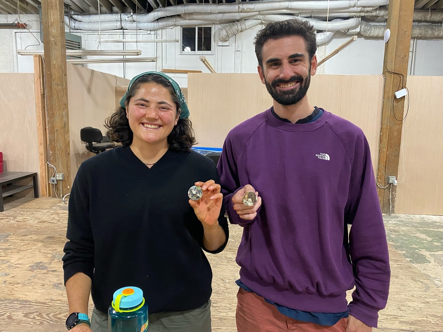 Thanks to all who visited the studio for Arts Alive! It was a fun creative eve making wearable art buttons, with our neighbors hosting TREEHOUSE OLYMPICS next door!! 🤩 Check out @o2_treehouse ... the ✨perfect✨ neighborfriends for us stumpers 🤩
#pe