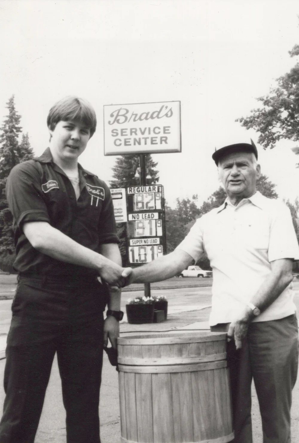 Brad's Service Center