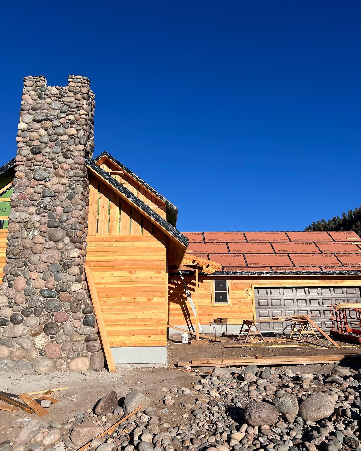 A couple progress pics from the Rio Grande Cabin

#southfork #build #masonry #zipsystem #rainscreen
