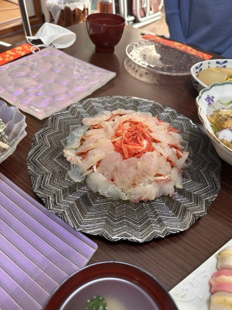 Red and white carpaccio
(Red snapper, red carrot, and onions)