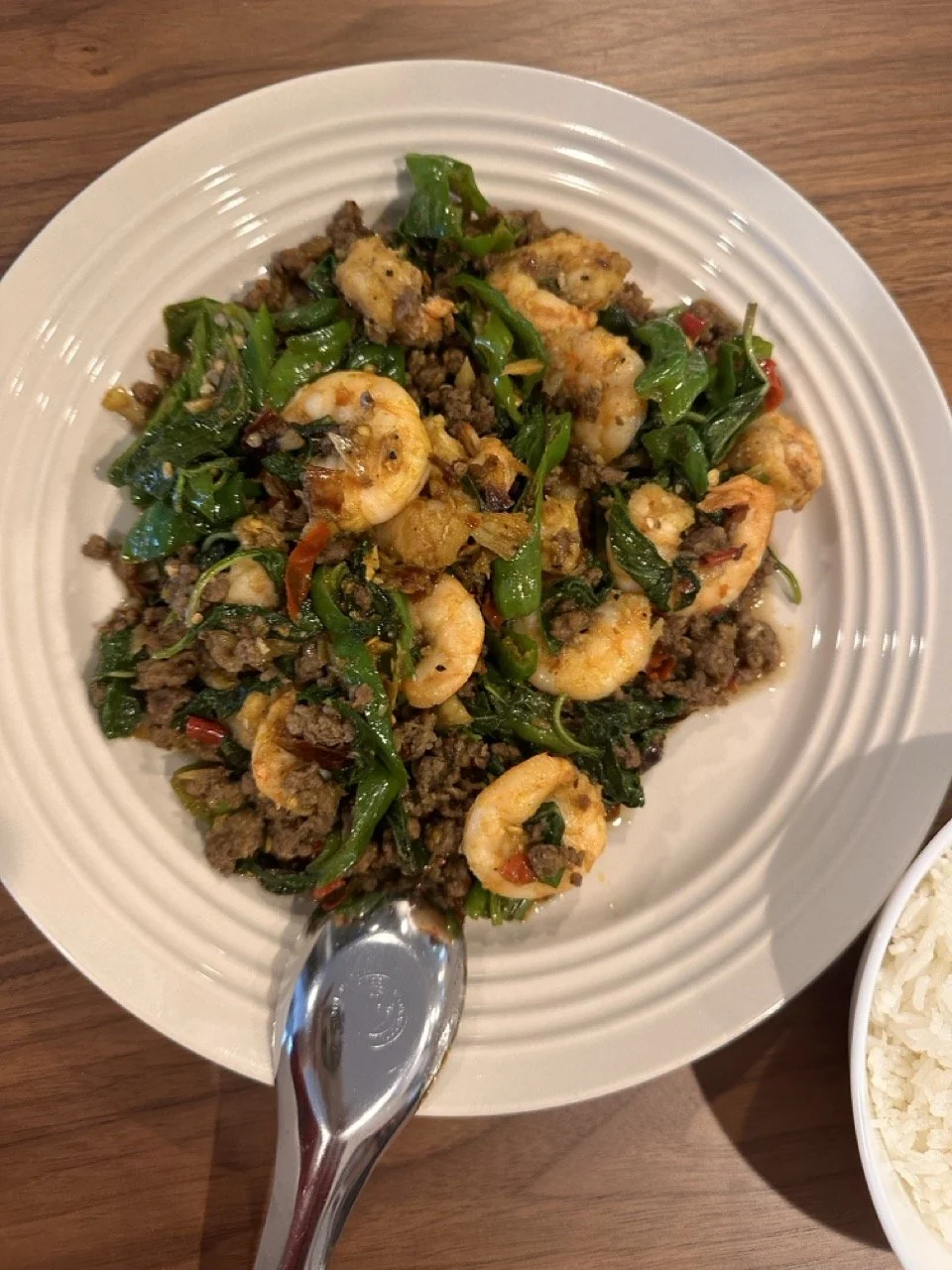 Sweet basil stir fried with green bell pepper, shrimp and ground pork