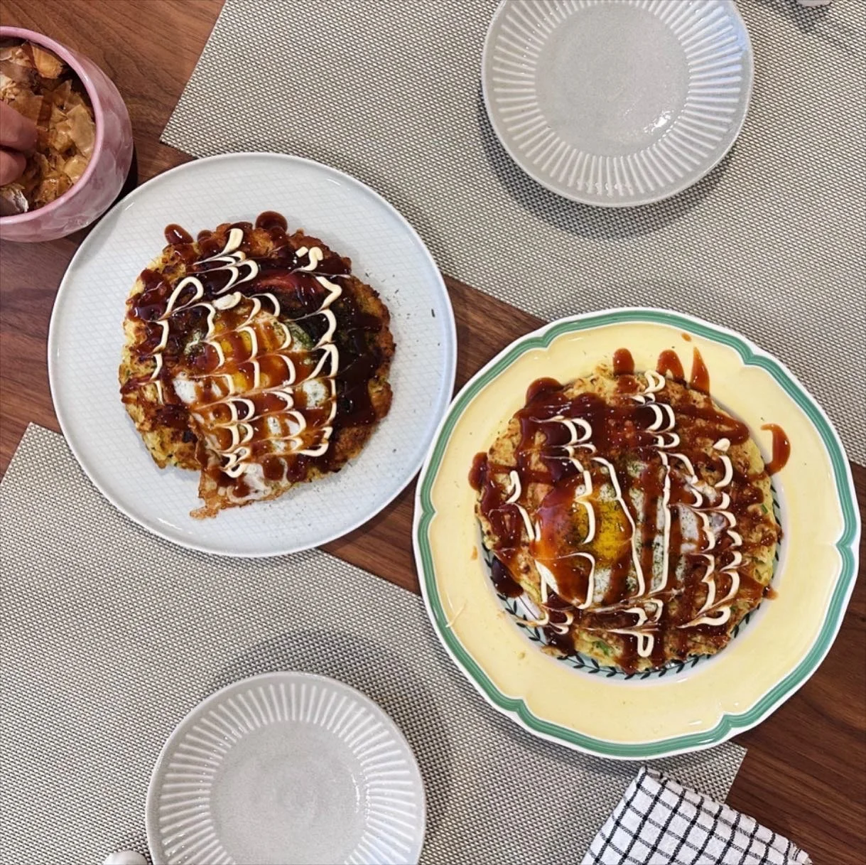 Okonomiyaki (Japanese cabbage pancake)