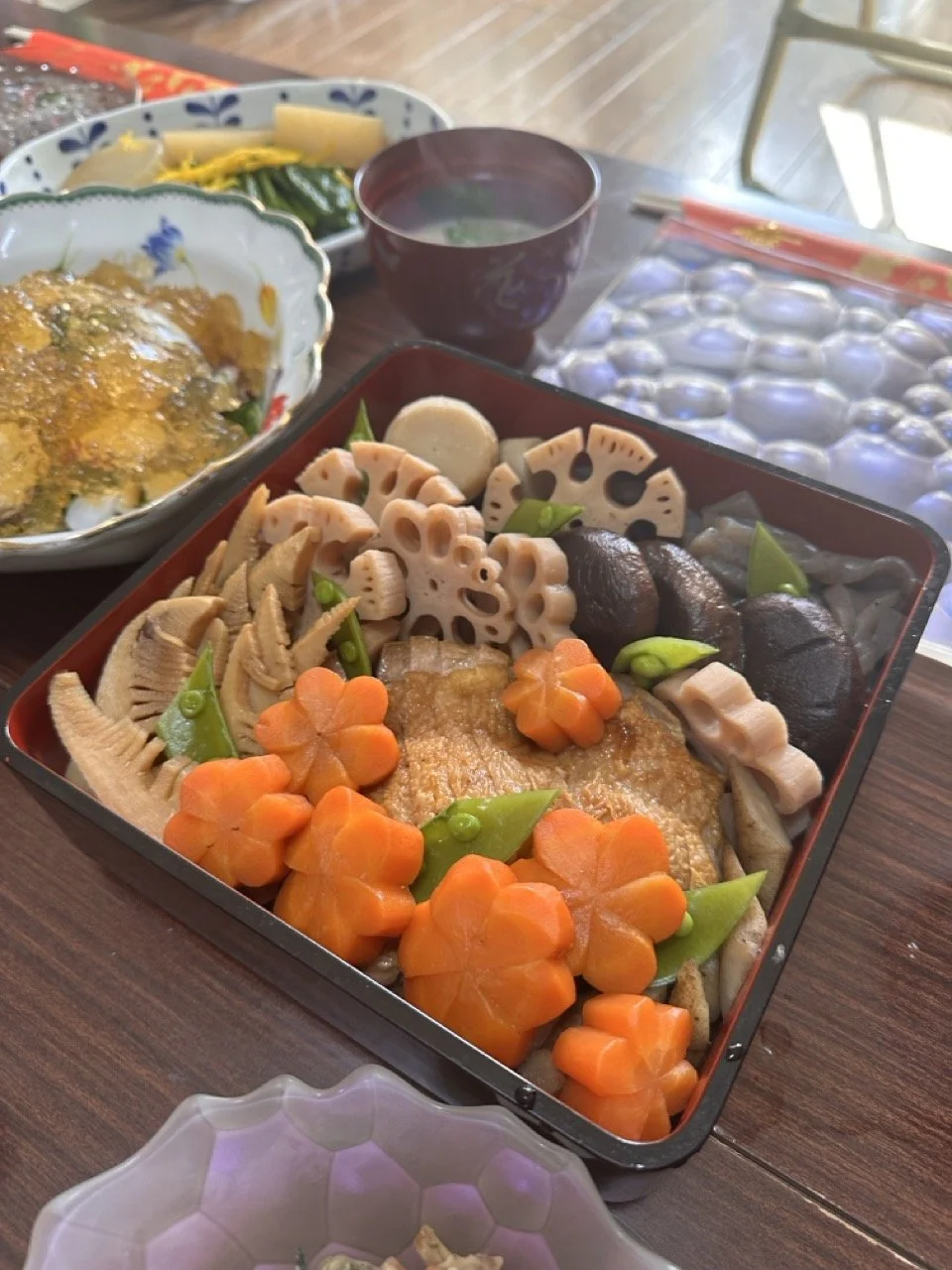Onishime (Assorted veggies and chicken braised in slightly sweet dashi)