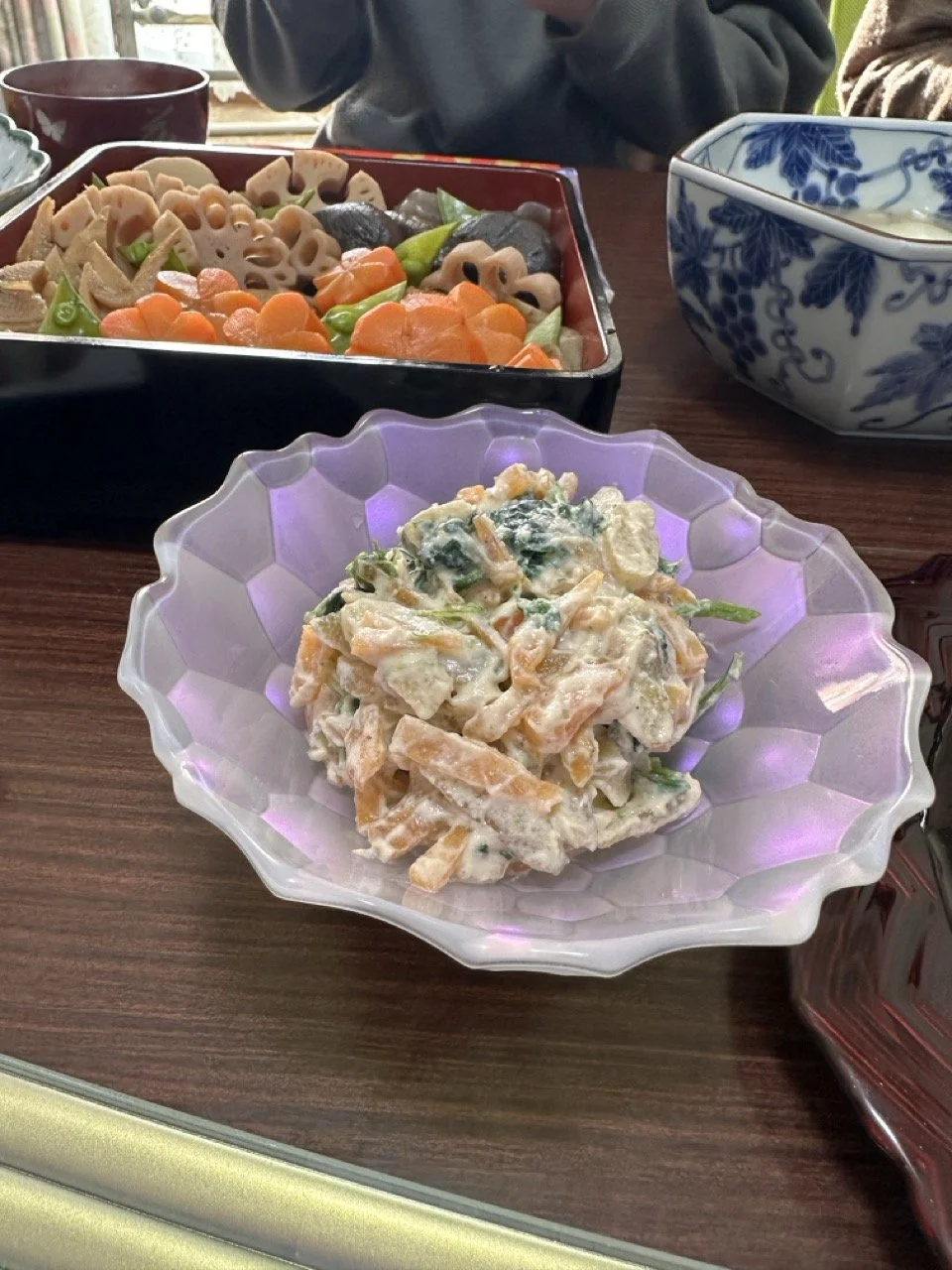 Shira-ae with kazunoko, persimmon, spinach