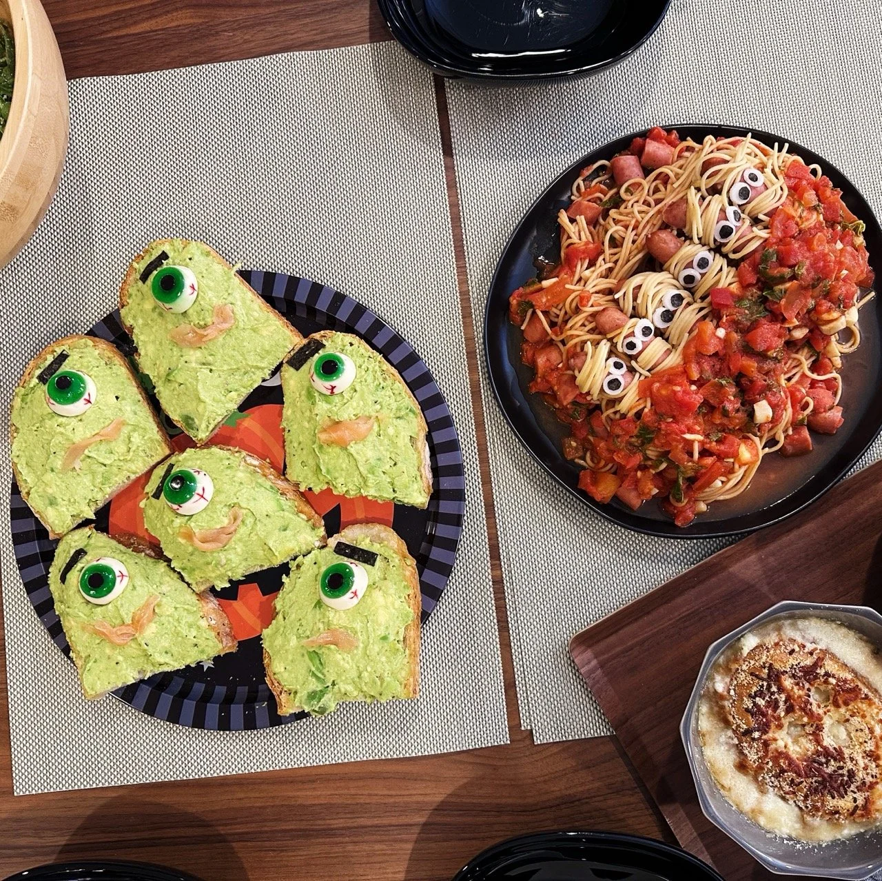 Halloween dishes: Avocado toasts and tomato sauce pasta