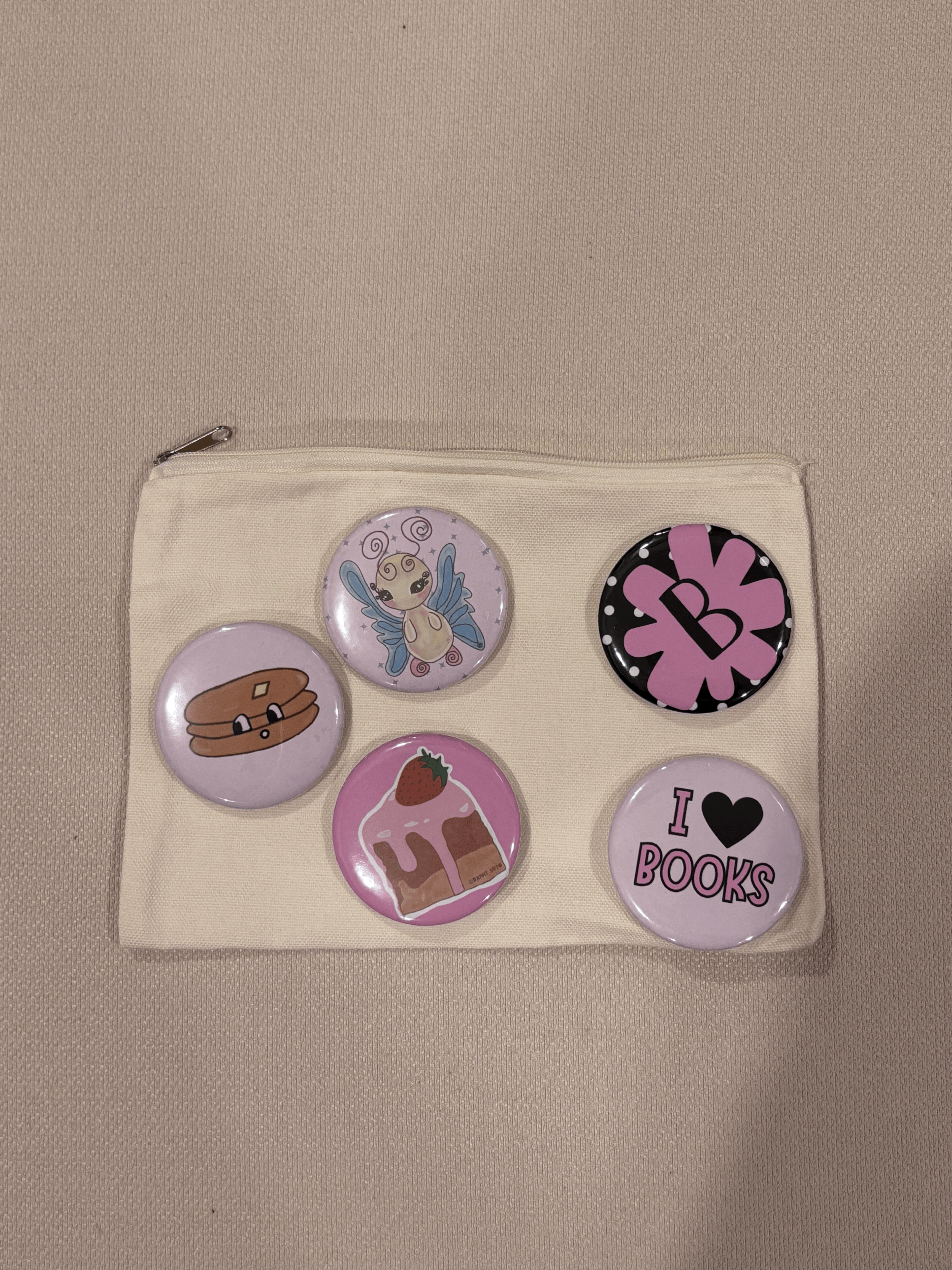BUTTON POUCH