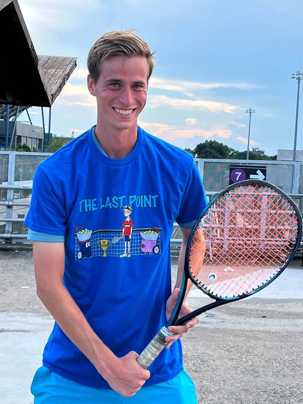 THE LAST POINT TENNIS  (T-shirt)