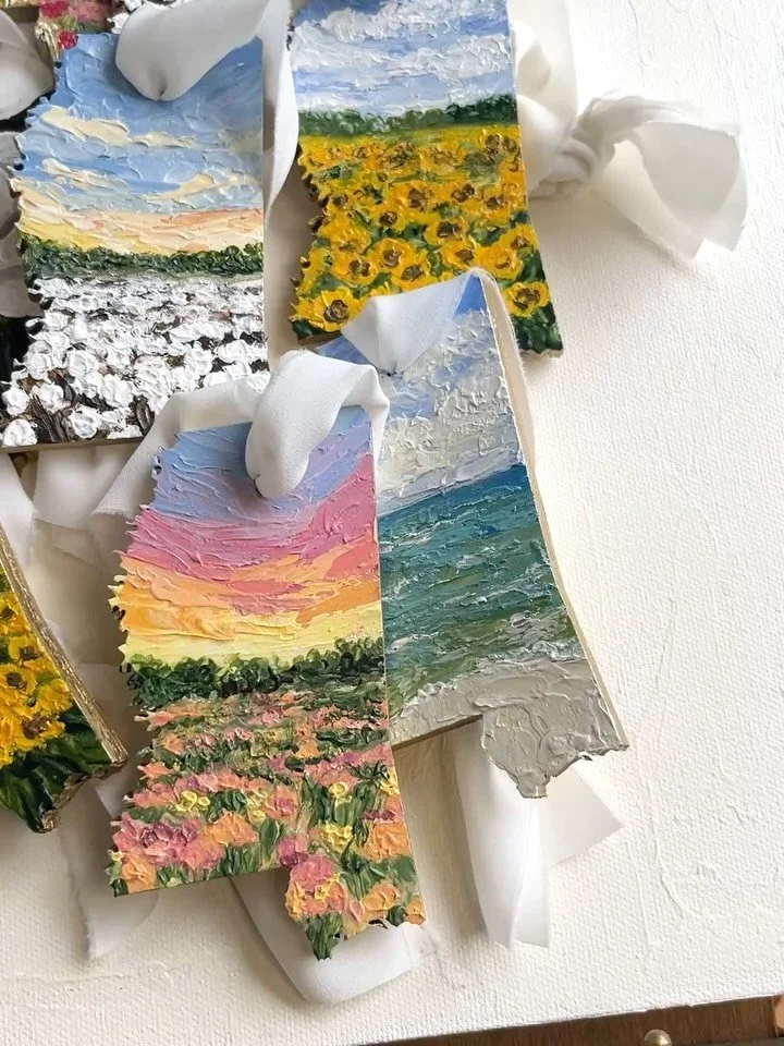 Ornaments of all kinds have been dropped off @pacesettergallery! They are available to shop in person or online through their website.

#mississippiartist #holidaygifting #christmasornament #mississippigifts #givethegiftofart