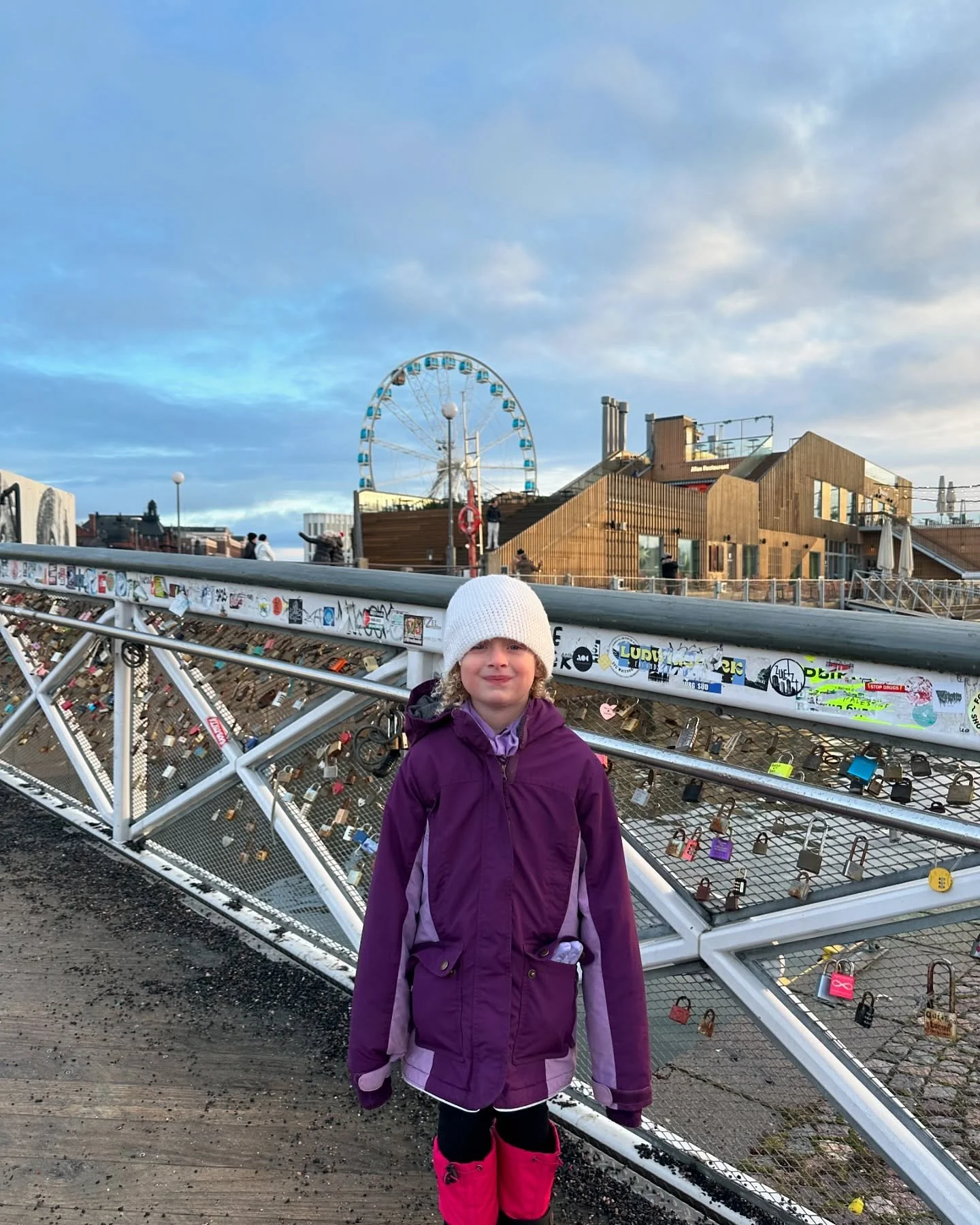 Helsinki Christmas photos! 🎄
The Helsinki Christmas markets and Allas Sea Pools were as wonderful as we imagined.  We wanted our first European Christmas market experience to be relaxing and fun, and Helsinki delivered. It was not too crowded when w