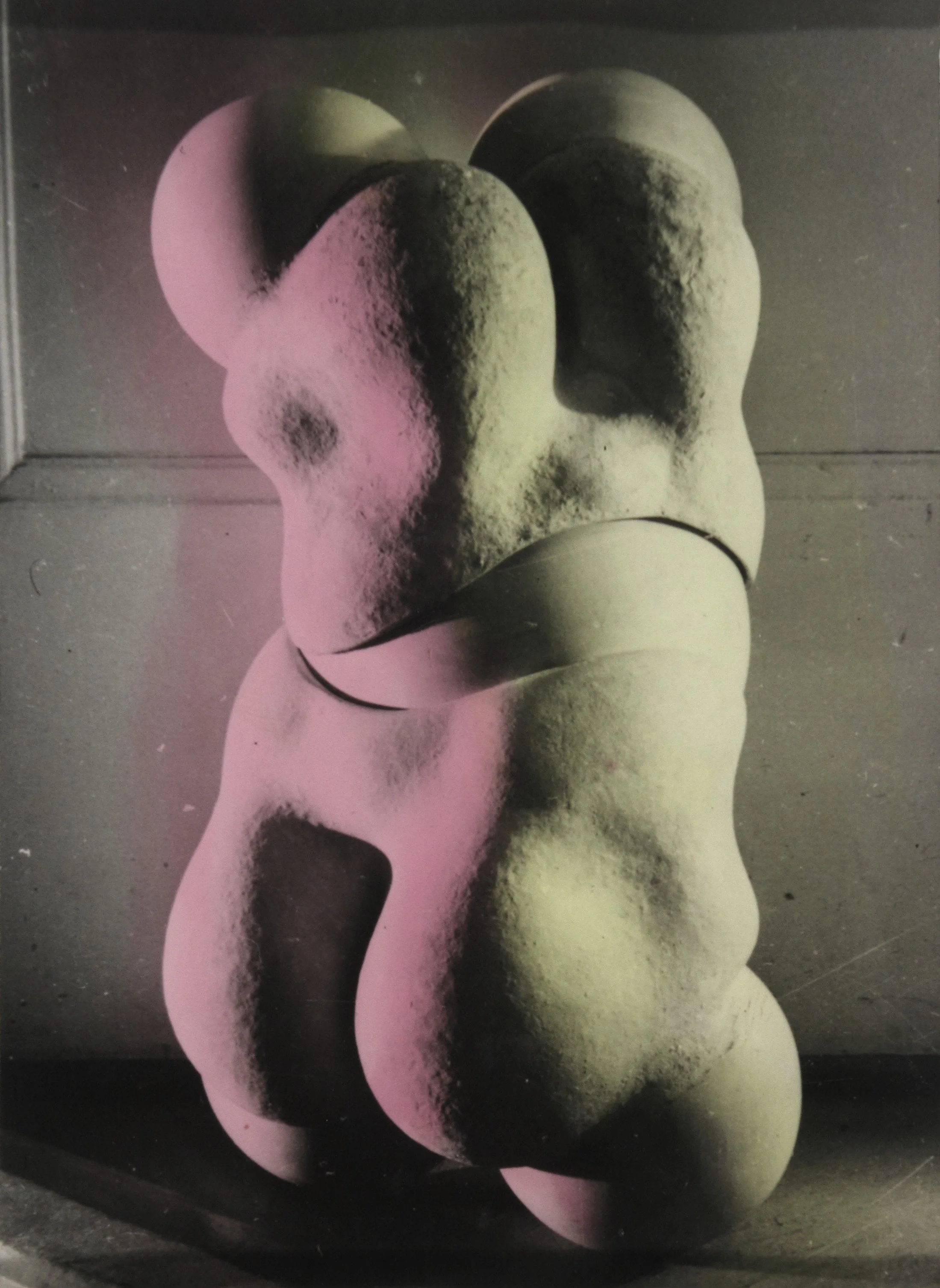 漢斯．貝爾默，〈我們以緩慢步伐追隨她〉，出自豪華版《人偶的遊戲》，1936–37（1949 年前印製）。