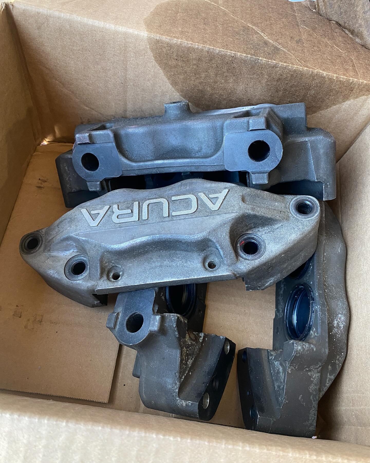 Another set of Acura brake calipers dropped off!
✔️
✔️
✔️
✔️
✔️
#car #cars #carsofinstagram #stance #stancenation #race #racecar #racecars #subieflow #carporn #carcare #carphotography #carlifestyle #cargram #carinstagram #carspotting #carshow #powder