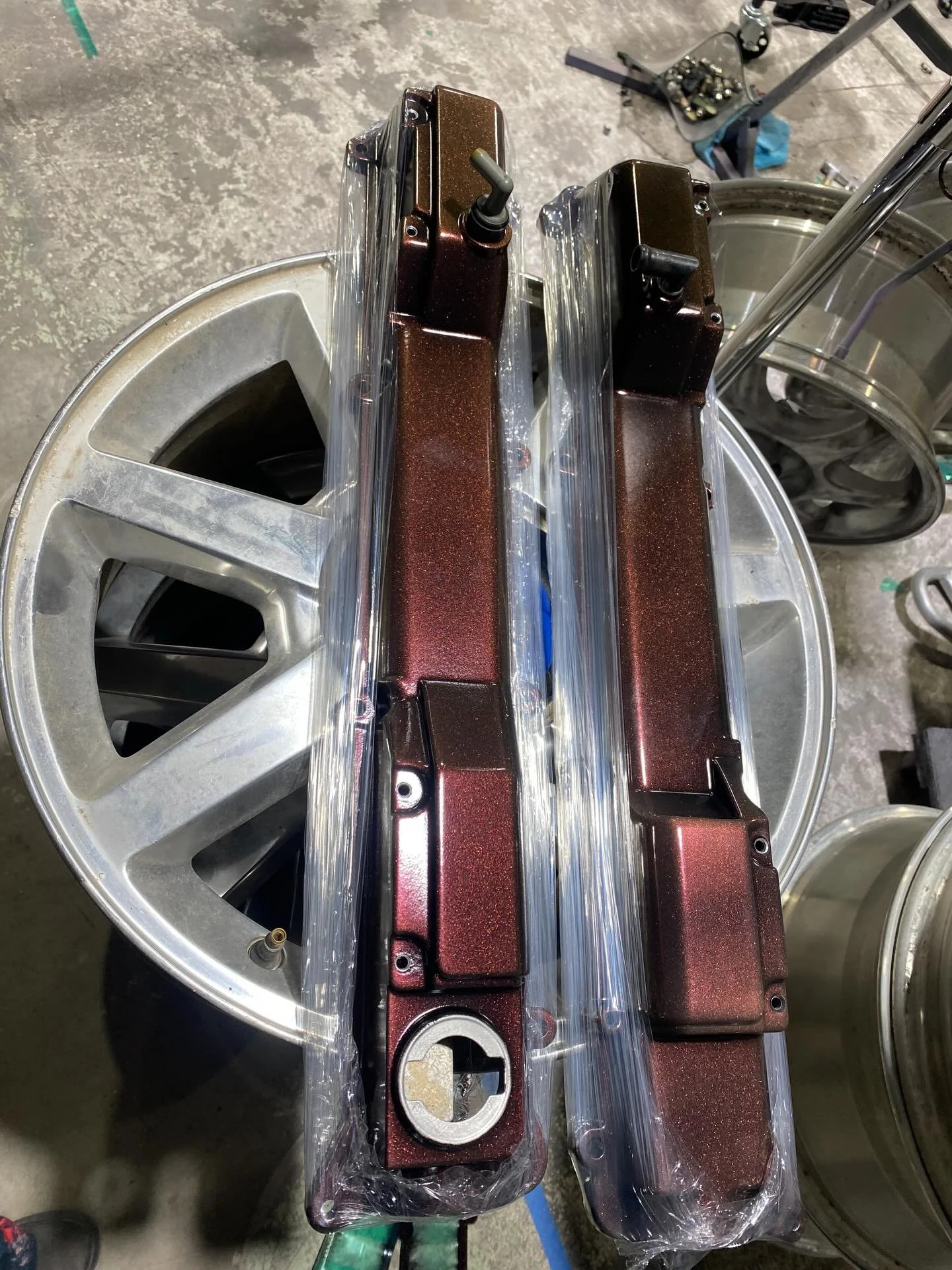 Fresh set of valve covers finished in Proton Sparkle ✨🔥

Deep metallic flake with serious depth &mdash; subtle in the shade, wild in the sun.

The right color changes the whole engine bay.

Would you run Proton Sparkle on your build? 👇

📍 Colorado