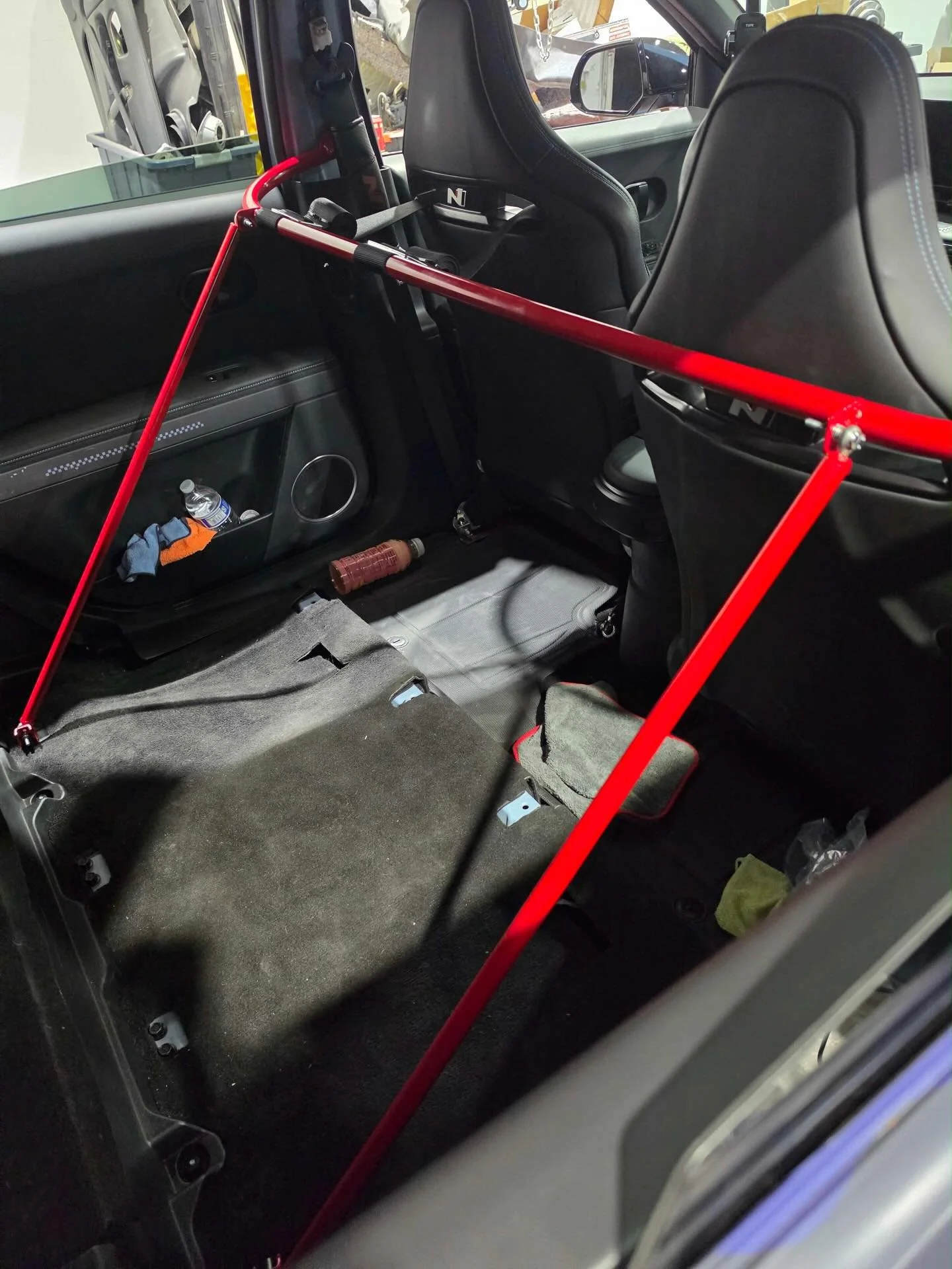 Built for safety, not just looks 🔥

Added support bars to this custom harness setup for increased rigidity and proper load distribution.

When it comes to safety, cutting corners isn&rsquo;t an option.

Would you run a setup like this in your build?