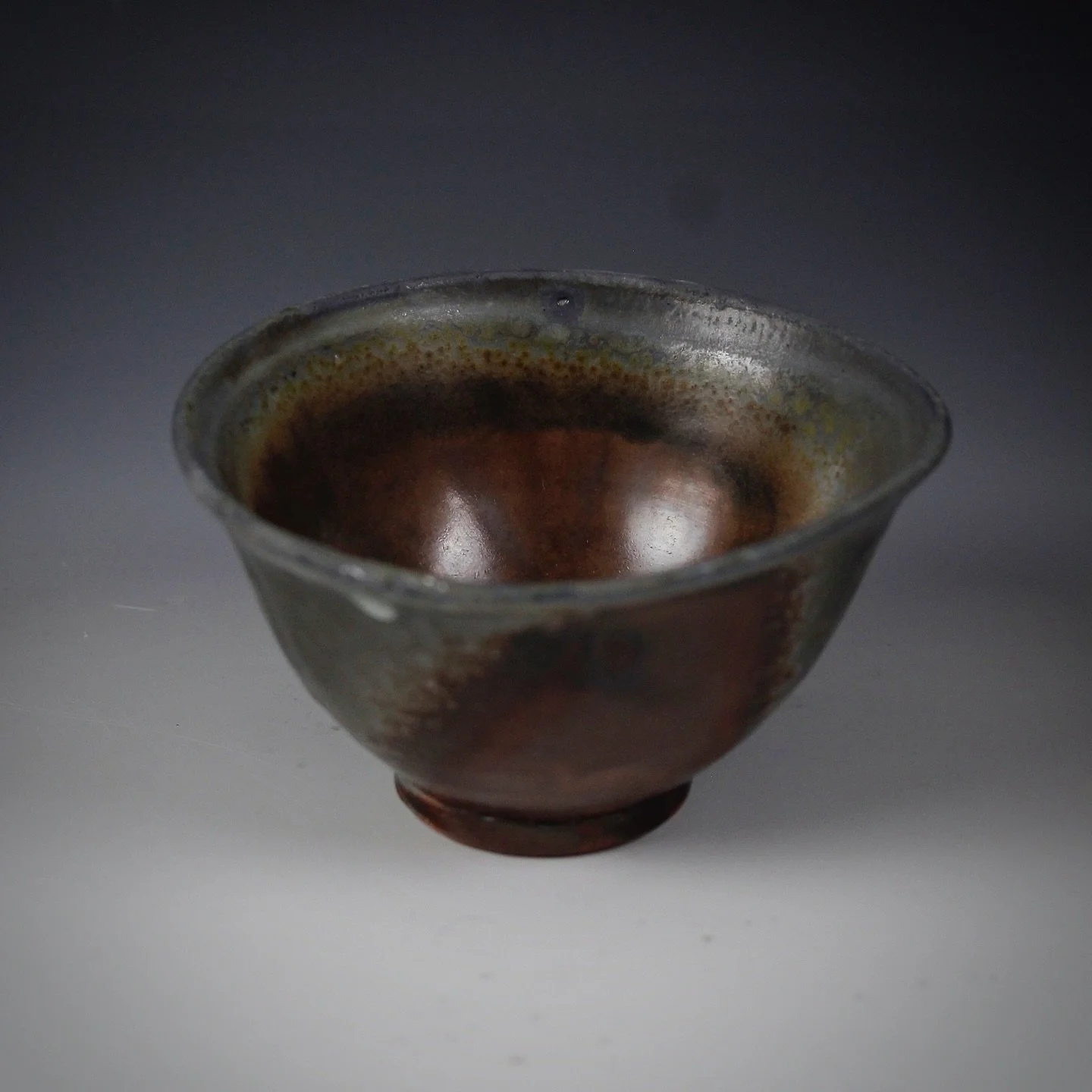 This wood fired porcelain cup went to live with a friend overseas. 🇮🇹 A dopo, bella!

#woodfired #woodfiredceramics #teabowl #porcelain