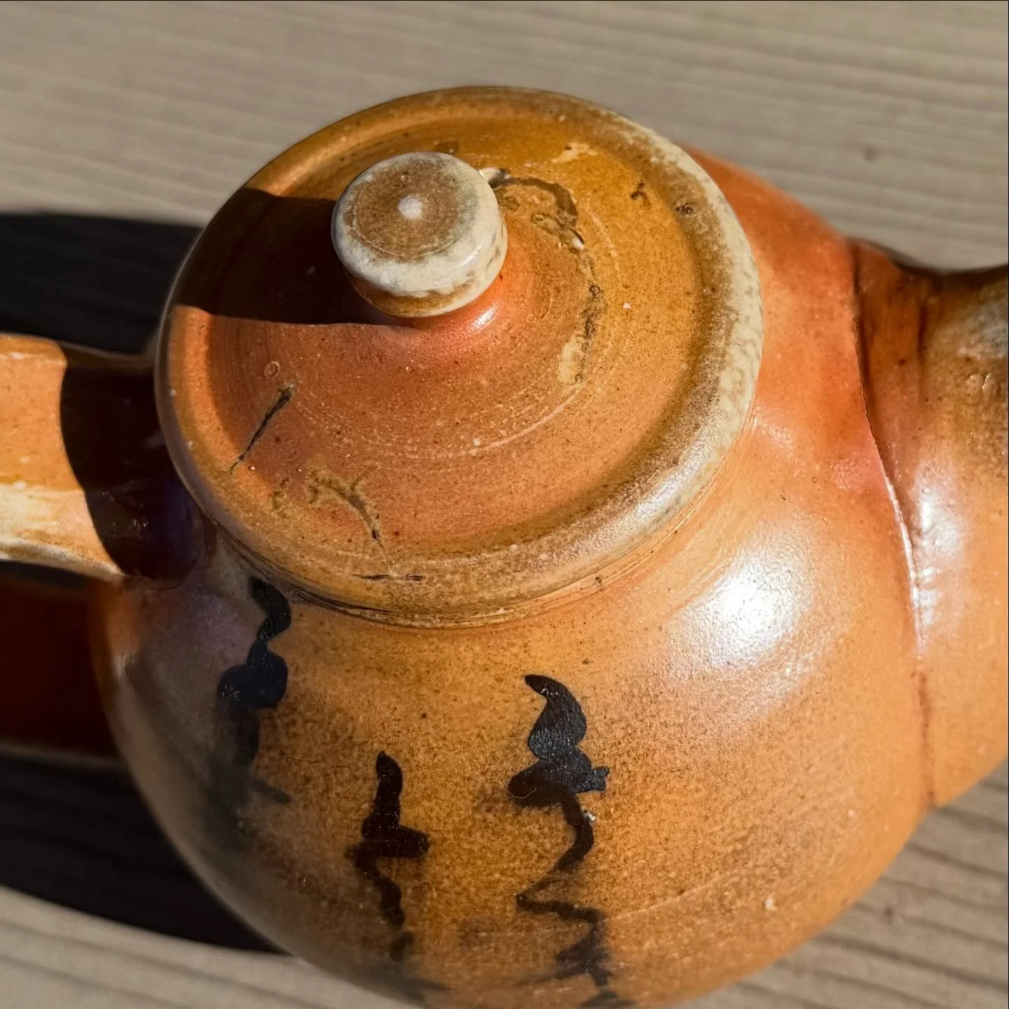 Soda pots kissed by spent camellia sinensis (tea!) leaves. 🍵🫖

#ceramics #ouraymade #sodafired