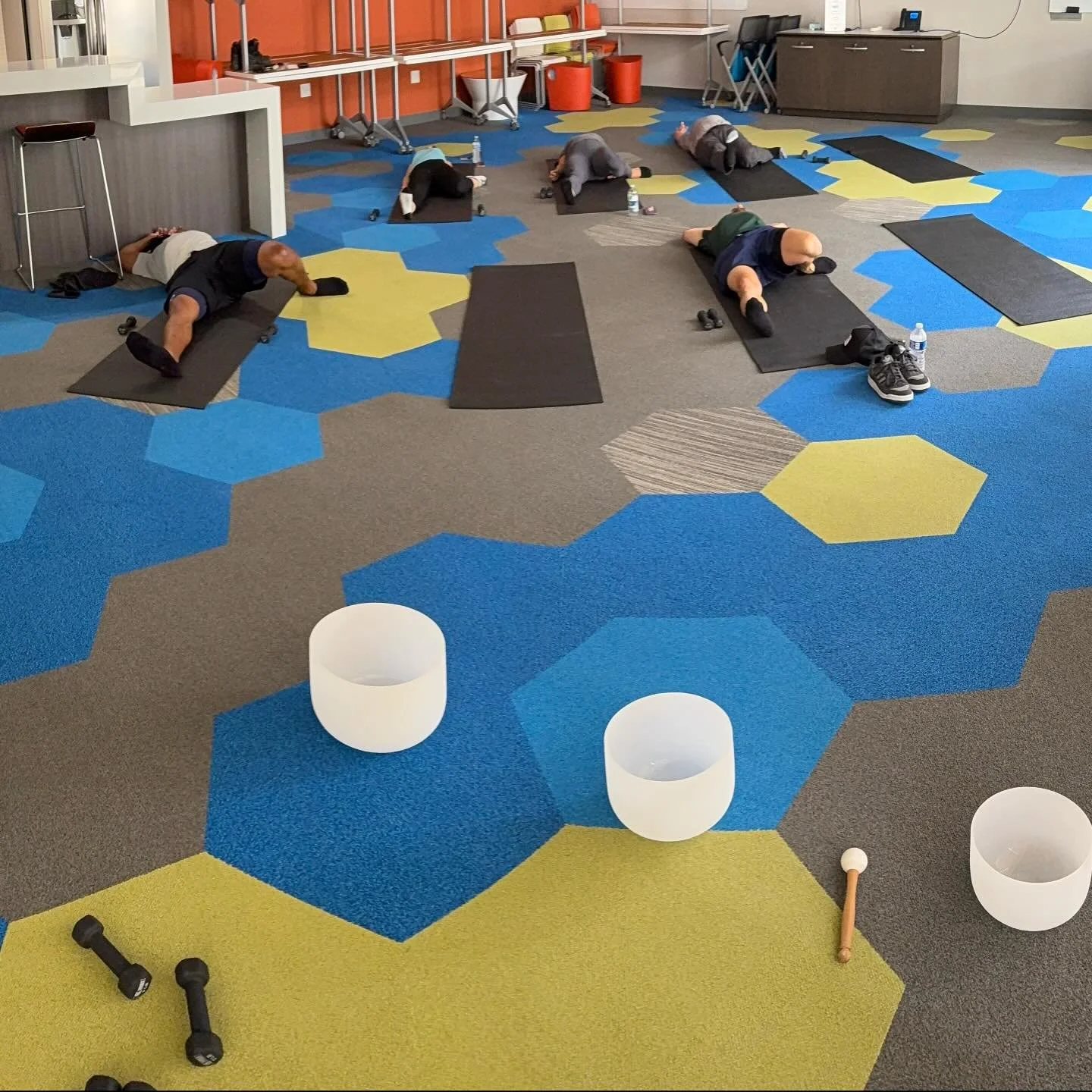 𝑾𝒆𝒍𝒍𝒏𝒆𝒔𝒔 𝑷𝒓𝒐𝒈𝒓𝒂𝒎𝒔: Build a strong workplace community and foster collaboration, improve employee well-being, and boost productivity and retention.