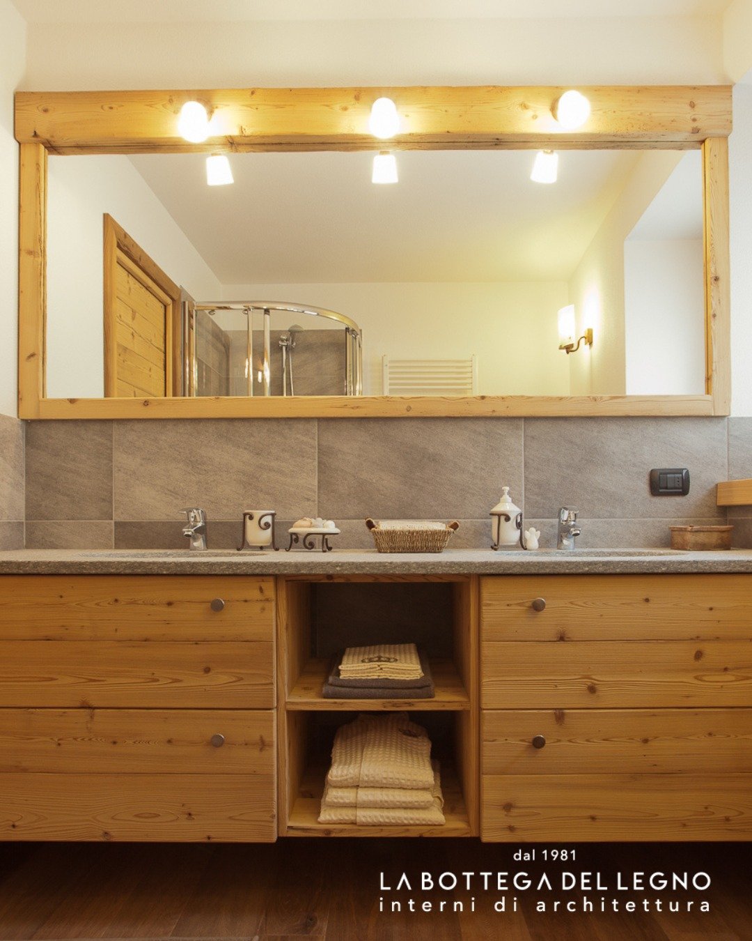 .
𝑷𝒓𝒂𝒕𝒊𝒄𝒊𝒕𝒂̀ 𝒆 𝒄𝒐𝒏𝒅𝒊𝒗𝒊𝒔𝒊𝒐𝒏𝒆

Due bagni pensati per essere condivisi, senza rinunciare a comfort ed estetica.

Il legno vecchio avvolge l&rsquo;ambiente e lo rende caldo, accogliente, autentico.

Progetto: @la_bottegadellegno 

#