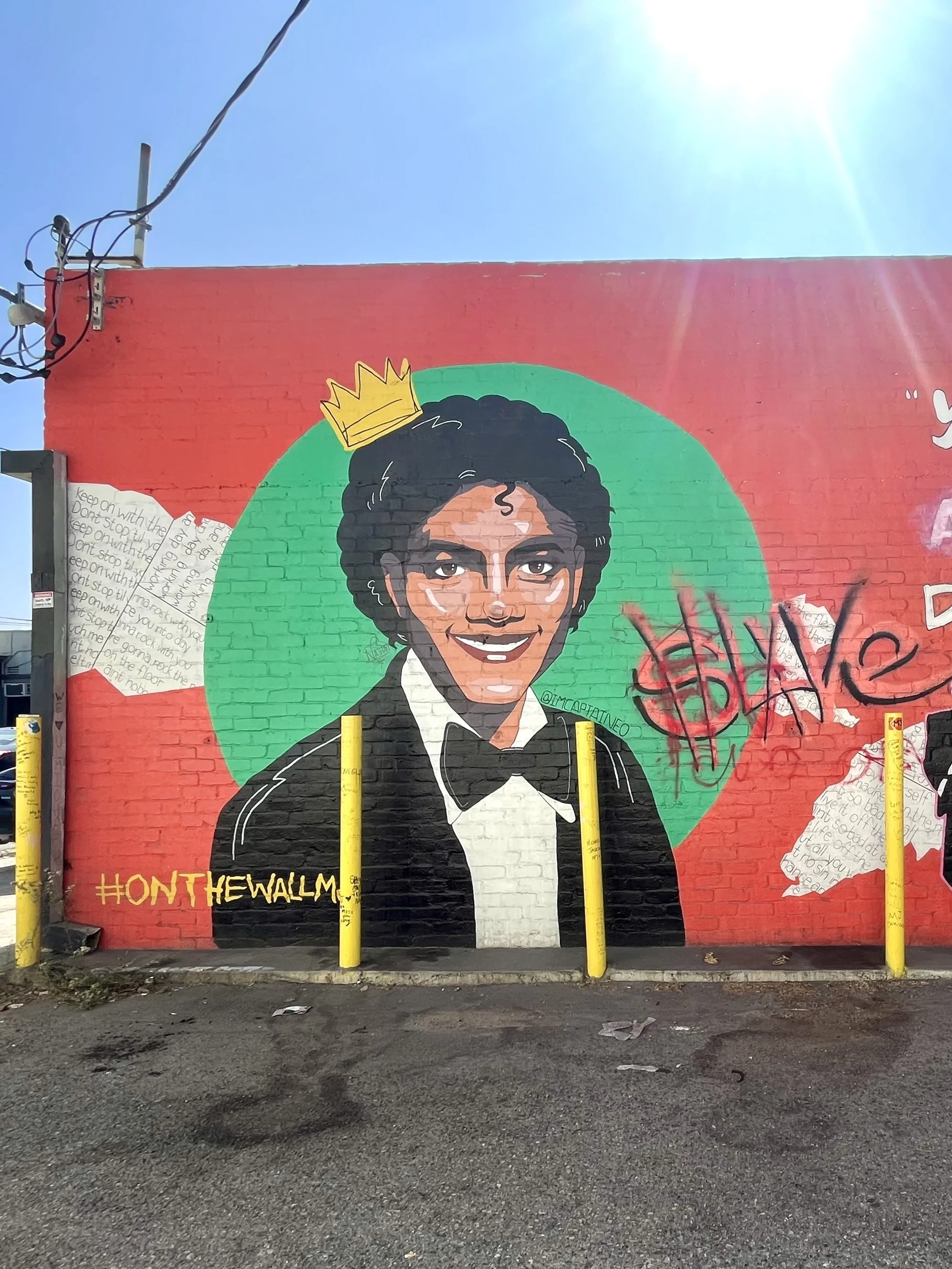THE WALL THAT MADE HISTORY: MICHAEL JACKSON’S OFF THE WALL ALBUM COVER IN LOS ANGELES