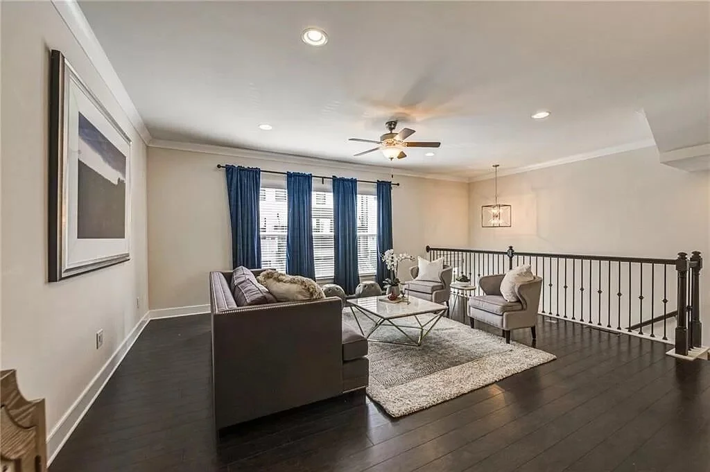 Zillow.Small Rug 2.jpg