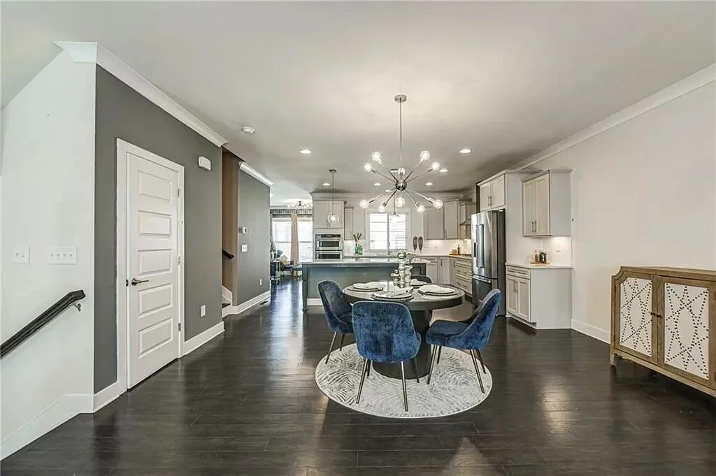 Zillow.Small Rug 3.jpg