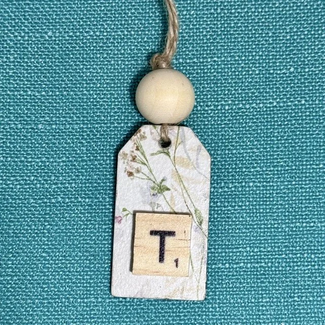 Monogram Gift Tag: T