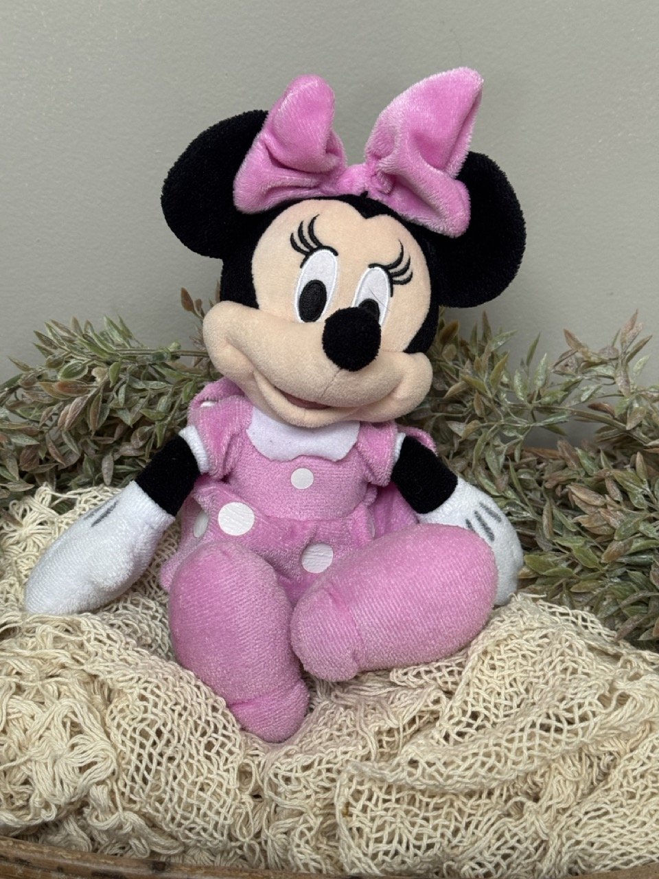 11" Minnie Mouse Plushie