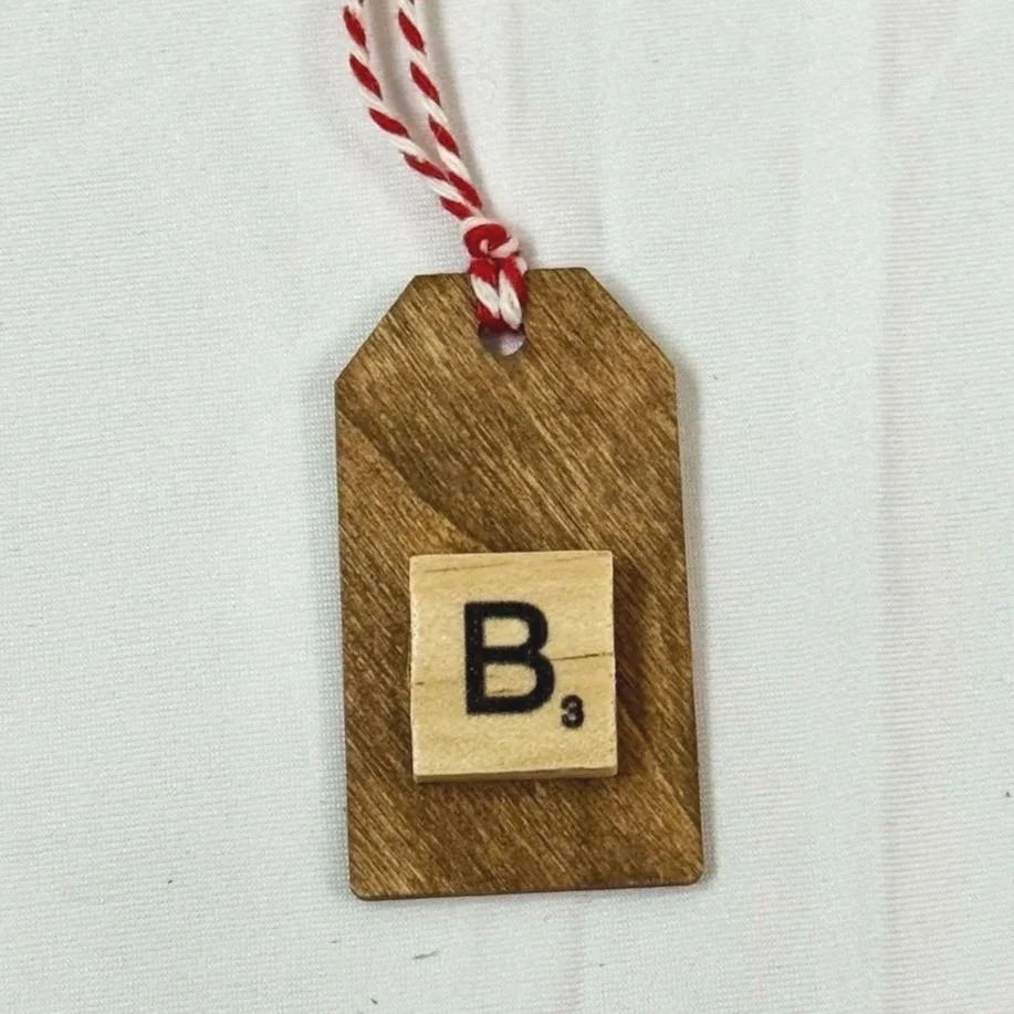 Monogram Gift Tag: B (scrabble mini)